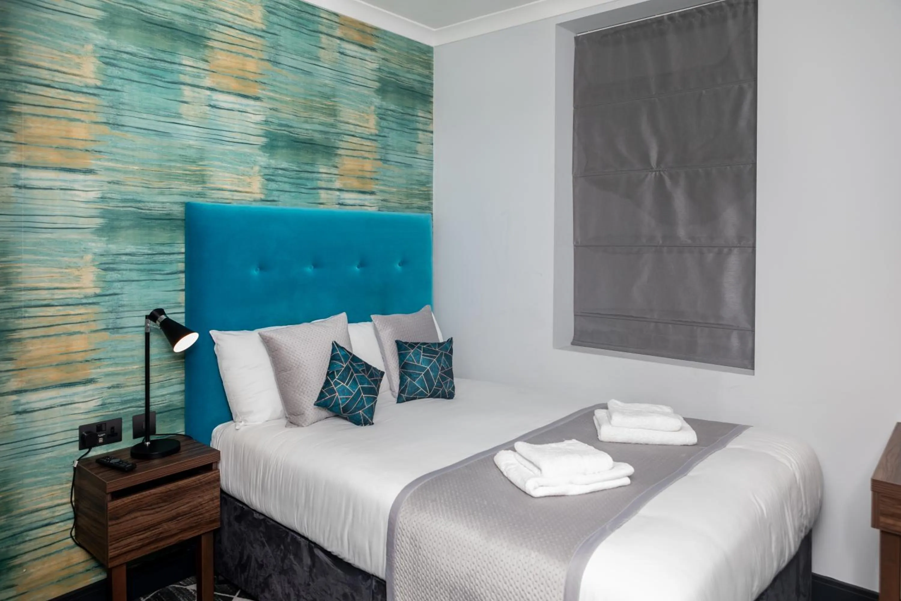 Bed in Paddington Park Hotel