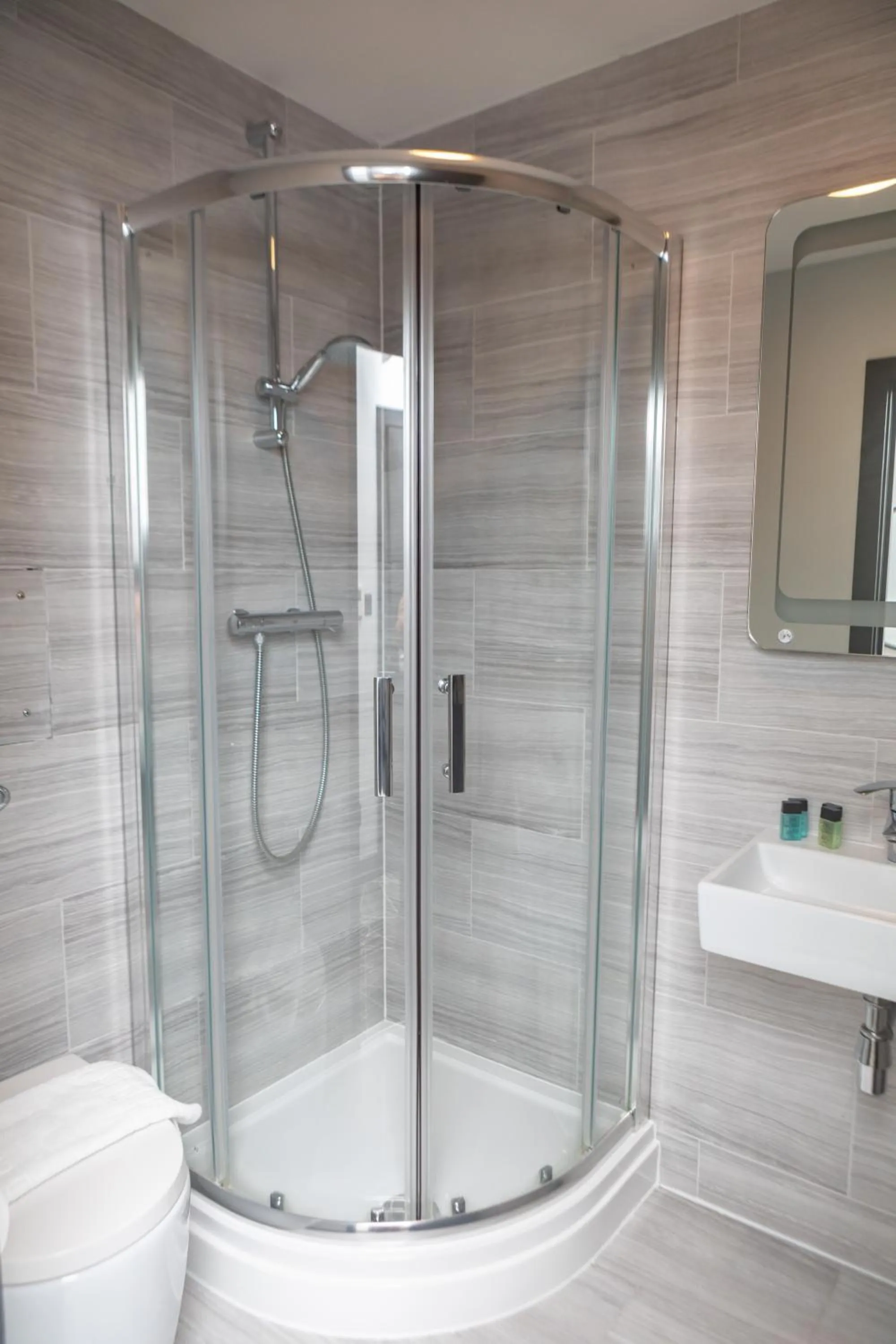 Bathroom in Paddington Park Hotel