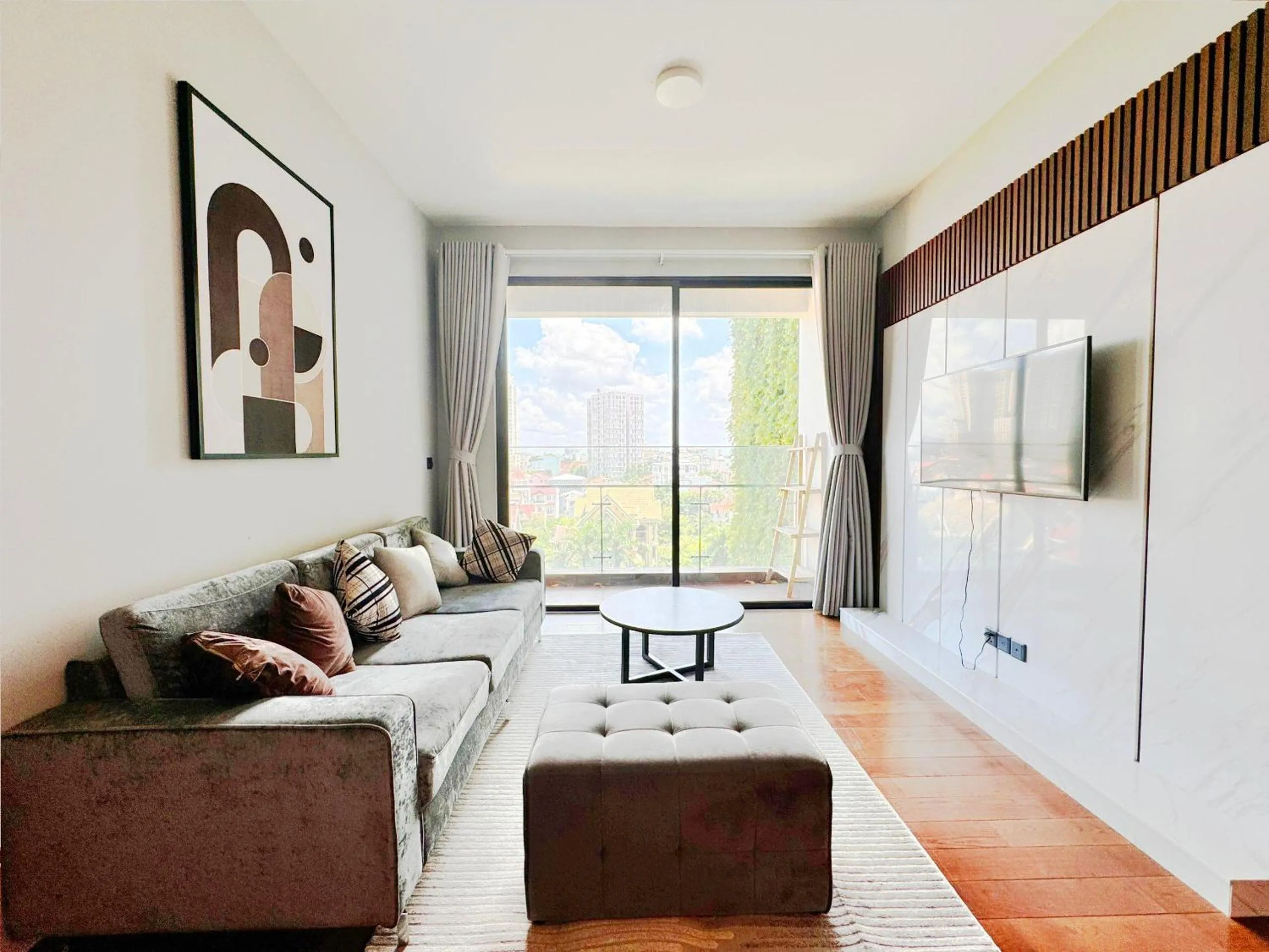 Homie's Dedge Thao Dien Luxury Apartment