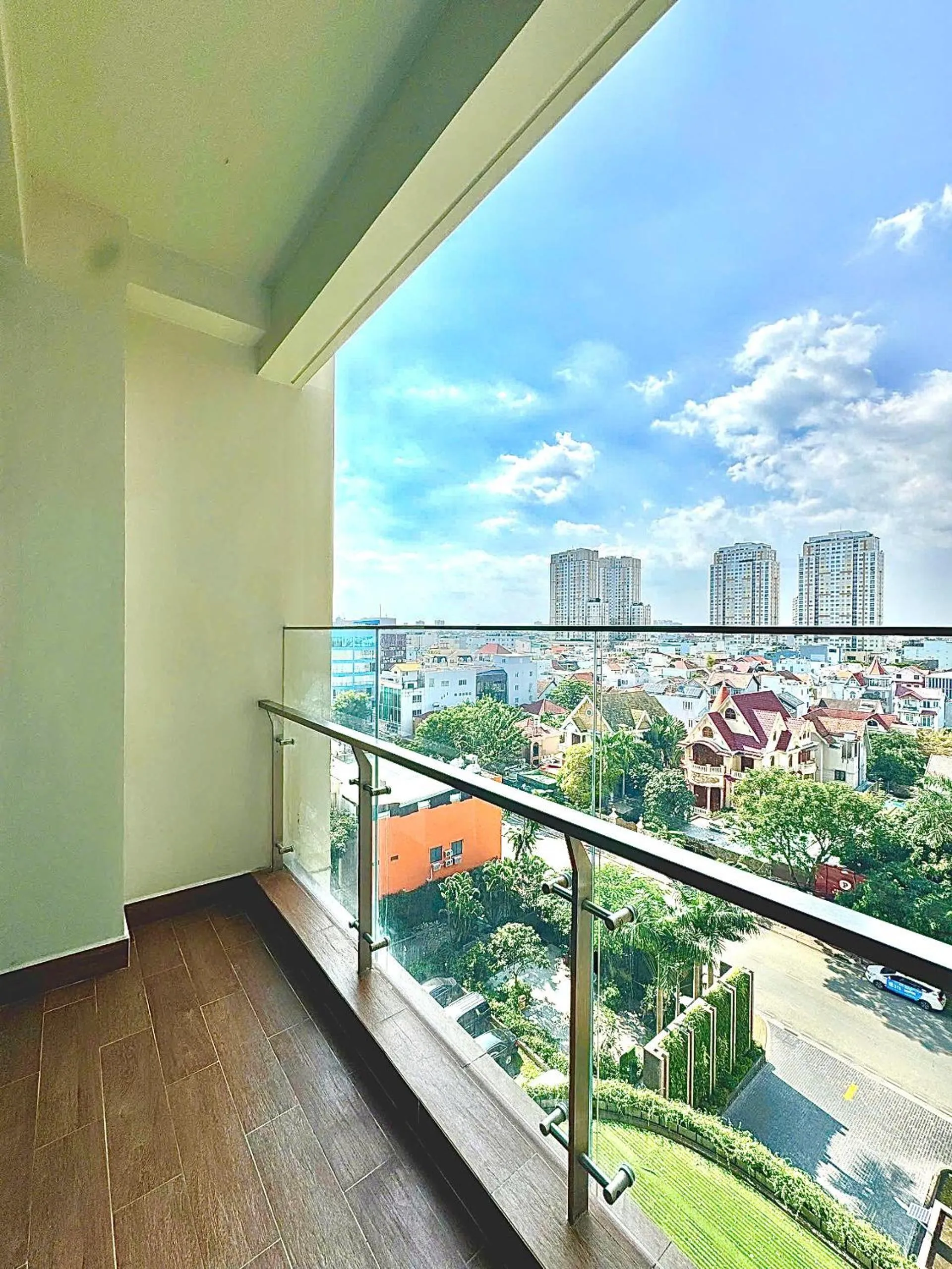 Homie's Dedge Thao Dien Luxury Apartment