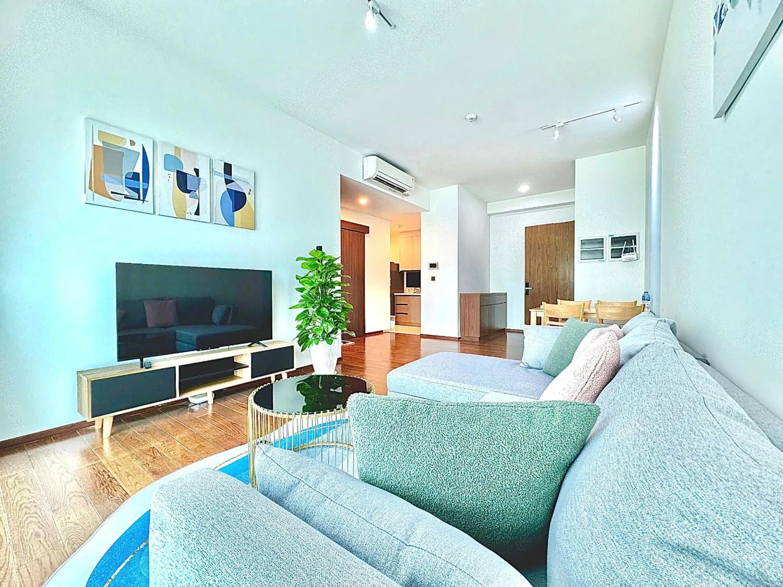 Homie's Dedge Thao Dien Luxury Apartment