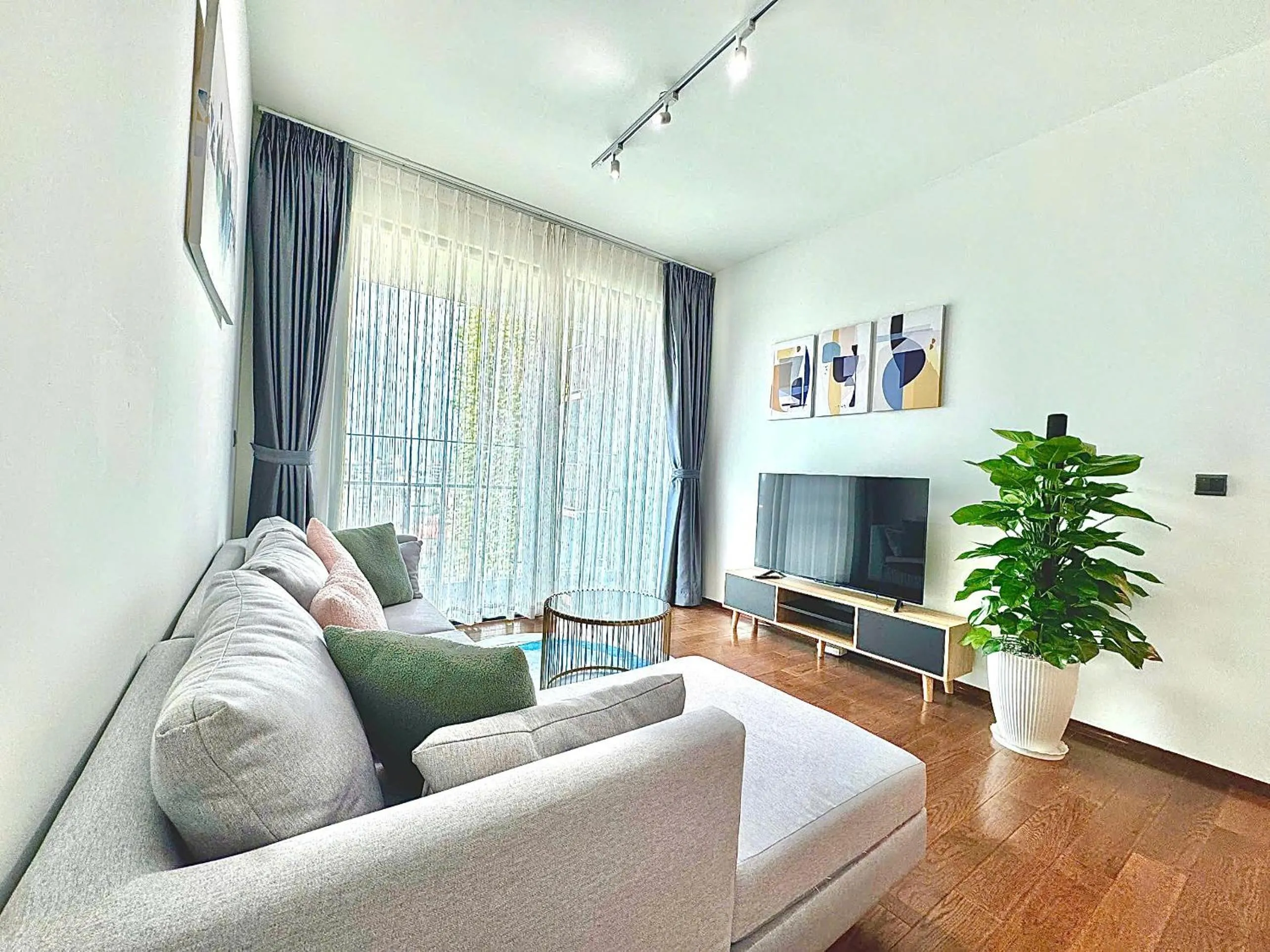 Homie's Dedge Thao Dien Luxury Apartment