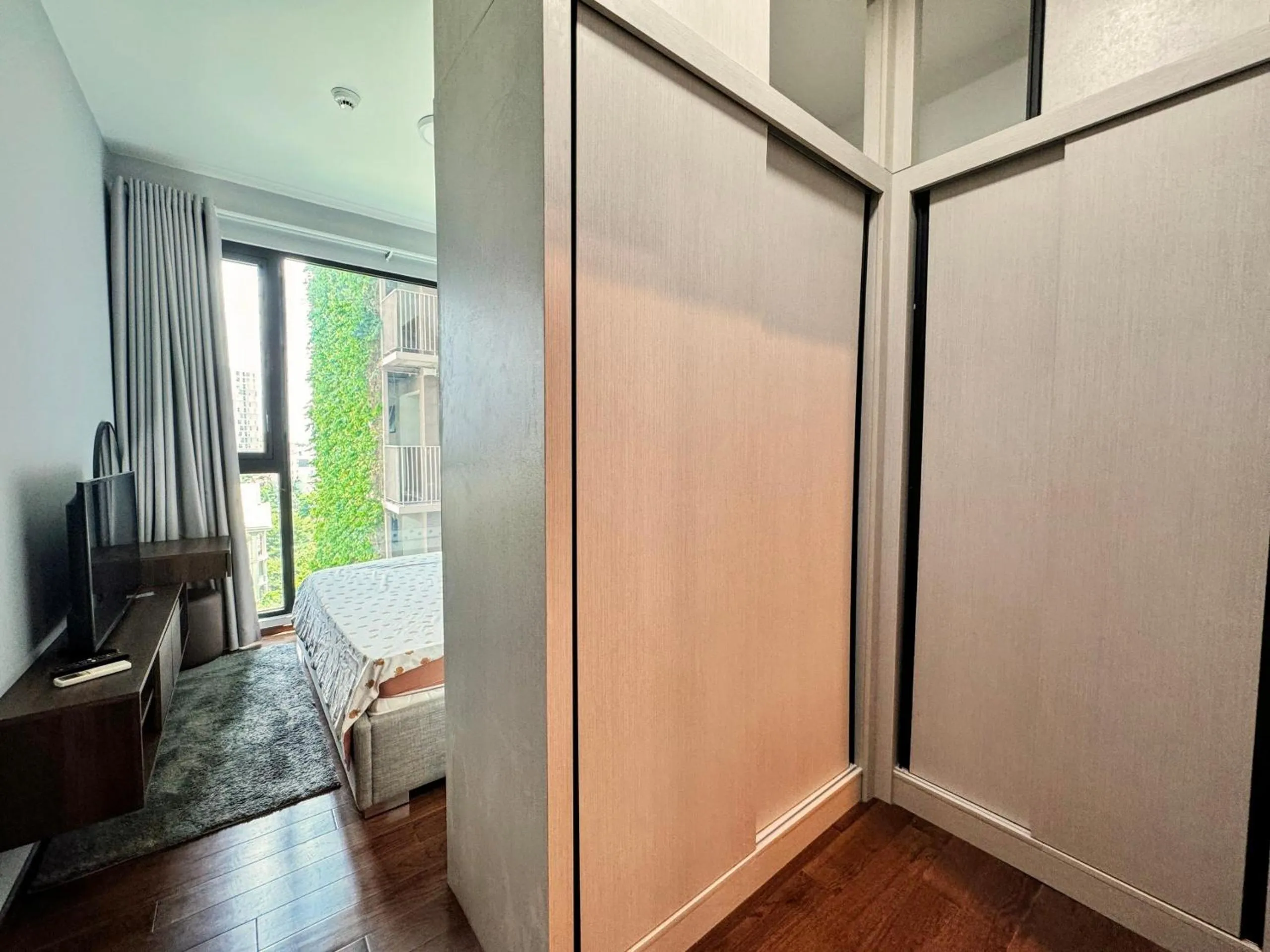 Homie's Dedge Thao Dien Luxury Apartment