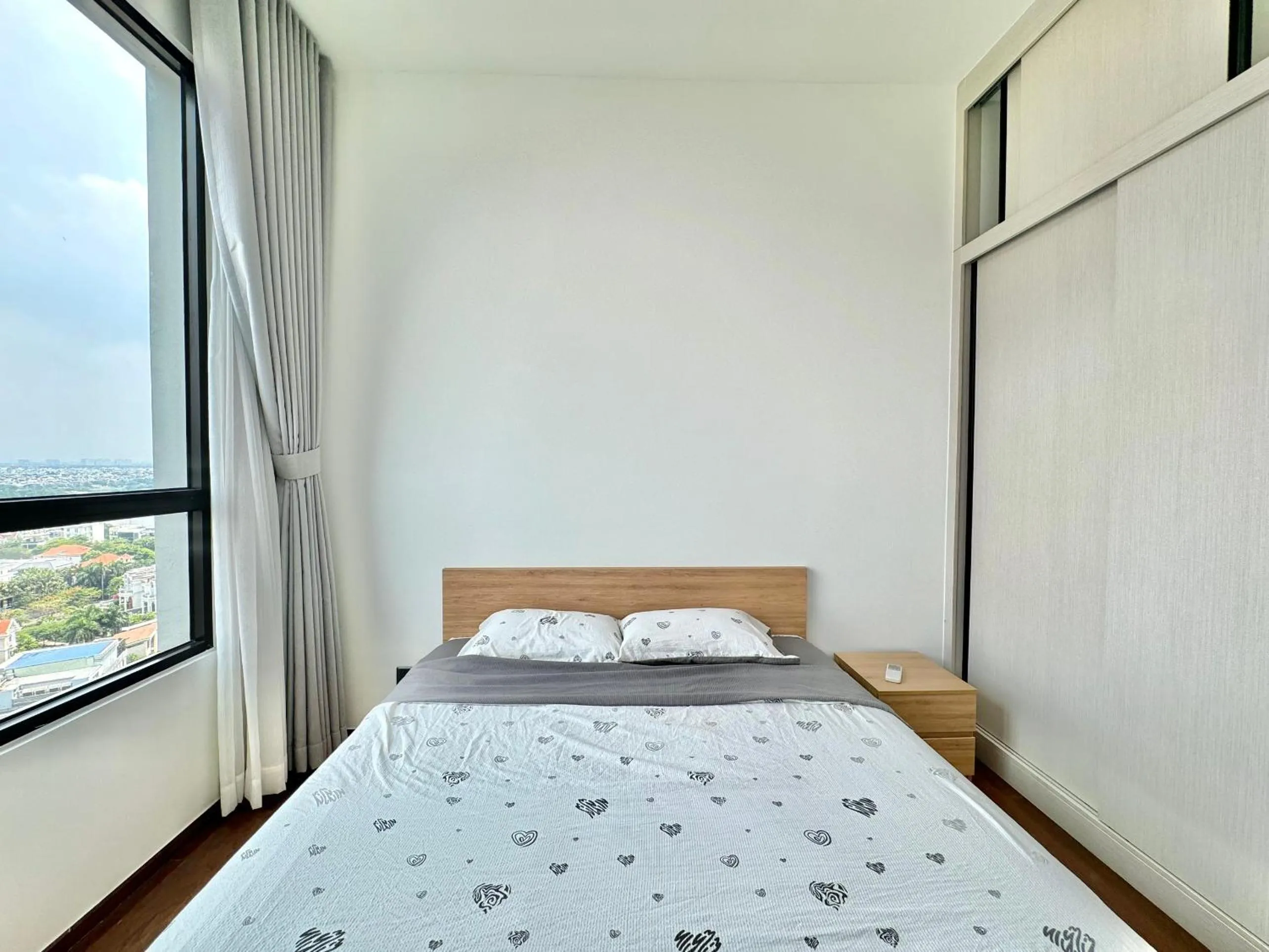 Bedroom, Bed in Homie's Dedge Thao Dien Luxury Apartment