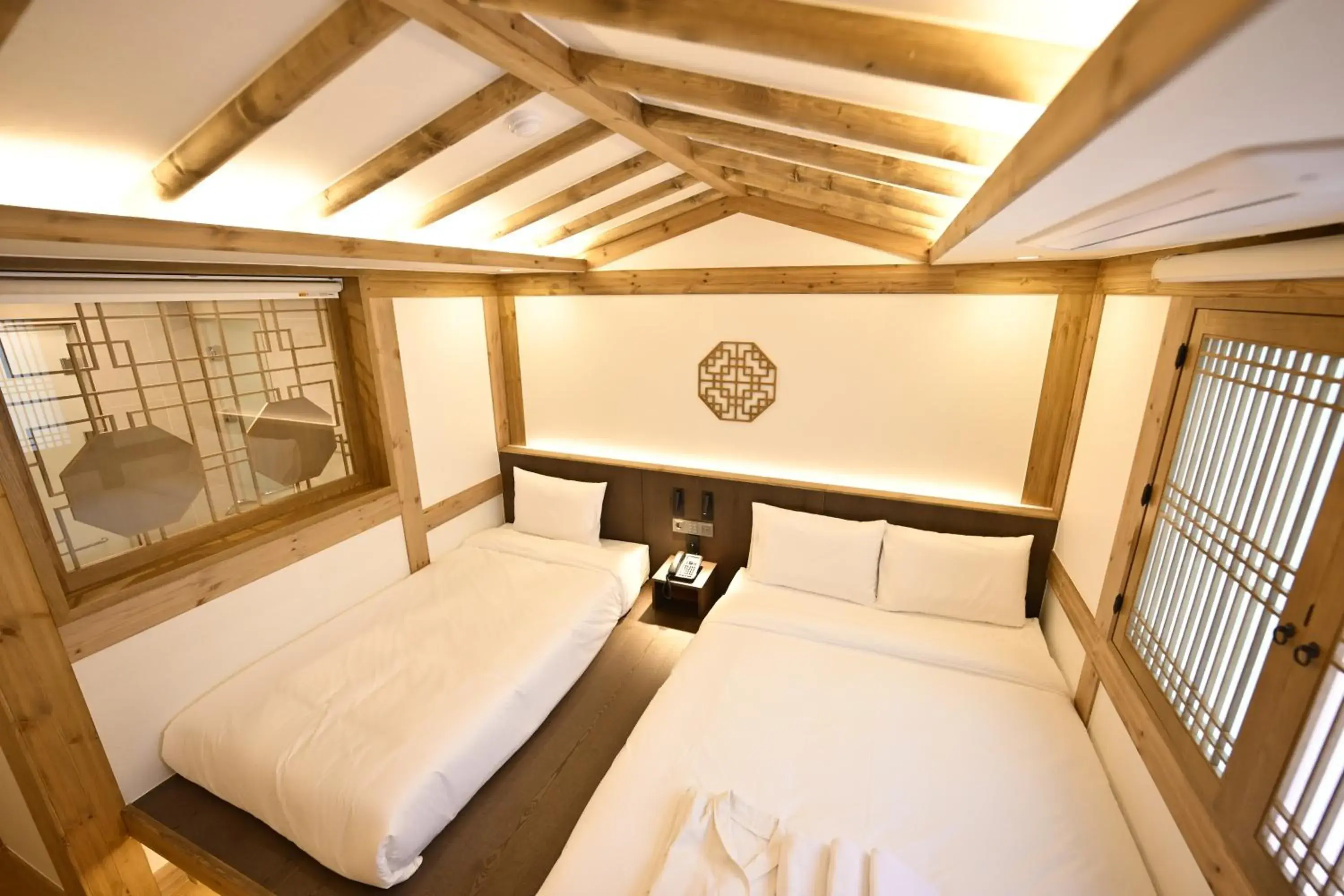 Standard Triple Room in Hanok Hotel DAAM Seoul Standard Triple Room in Hanok Hotel DAAM Seoul