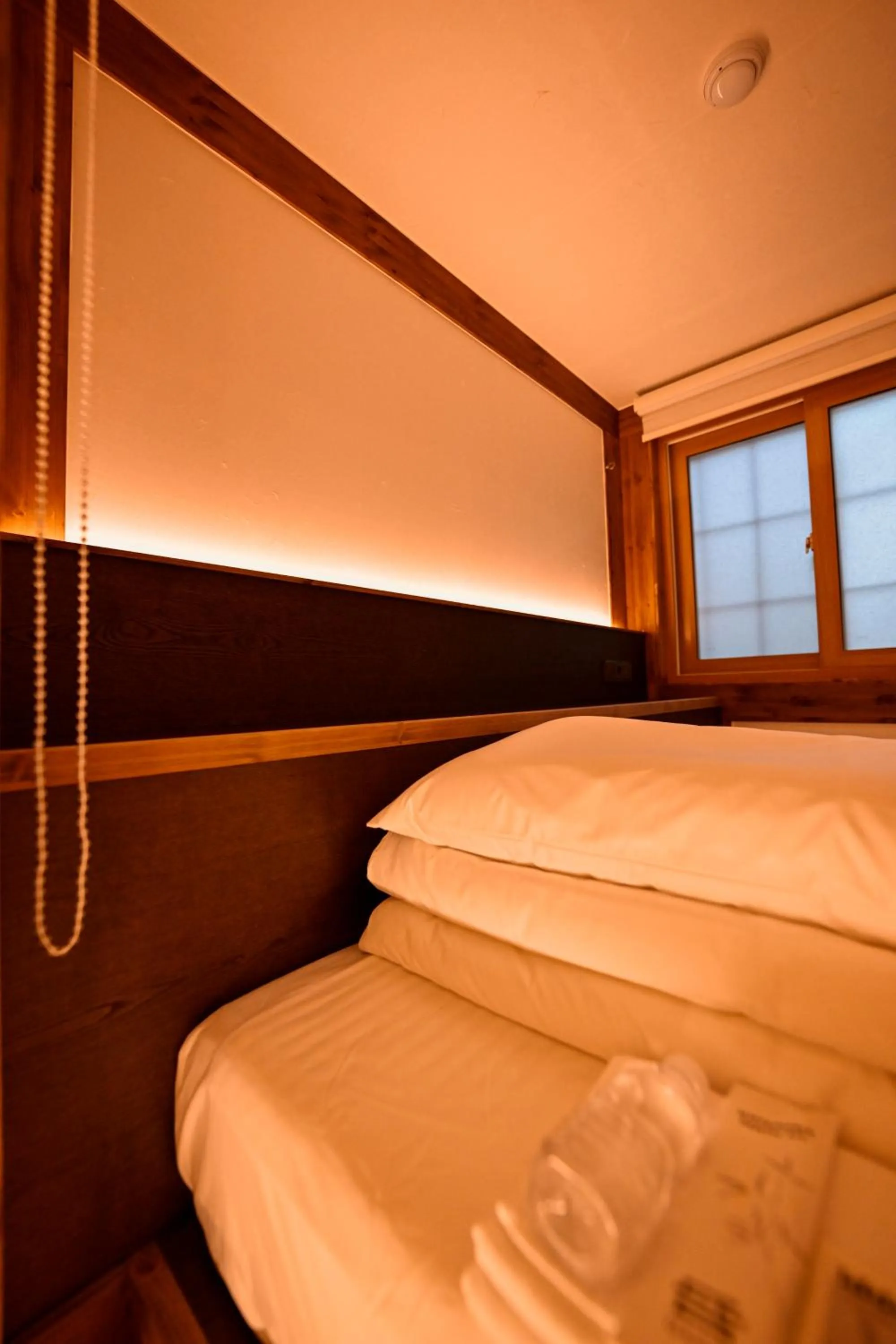 Photo of the whole room, Bed in Hanok Hotel DAAM Seoul