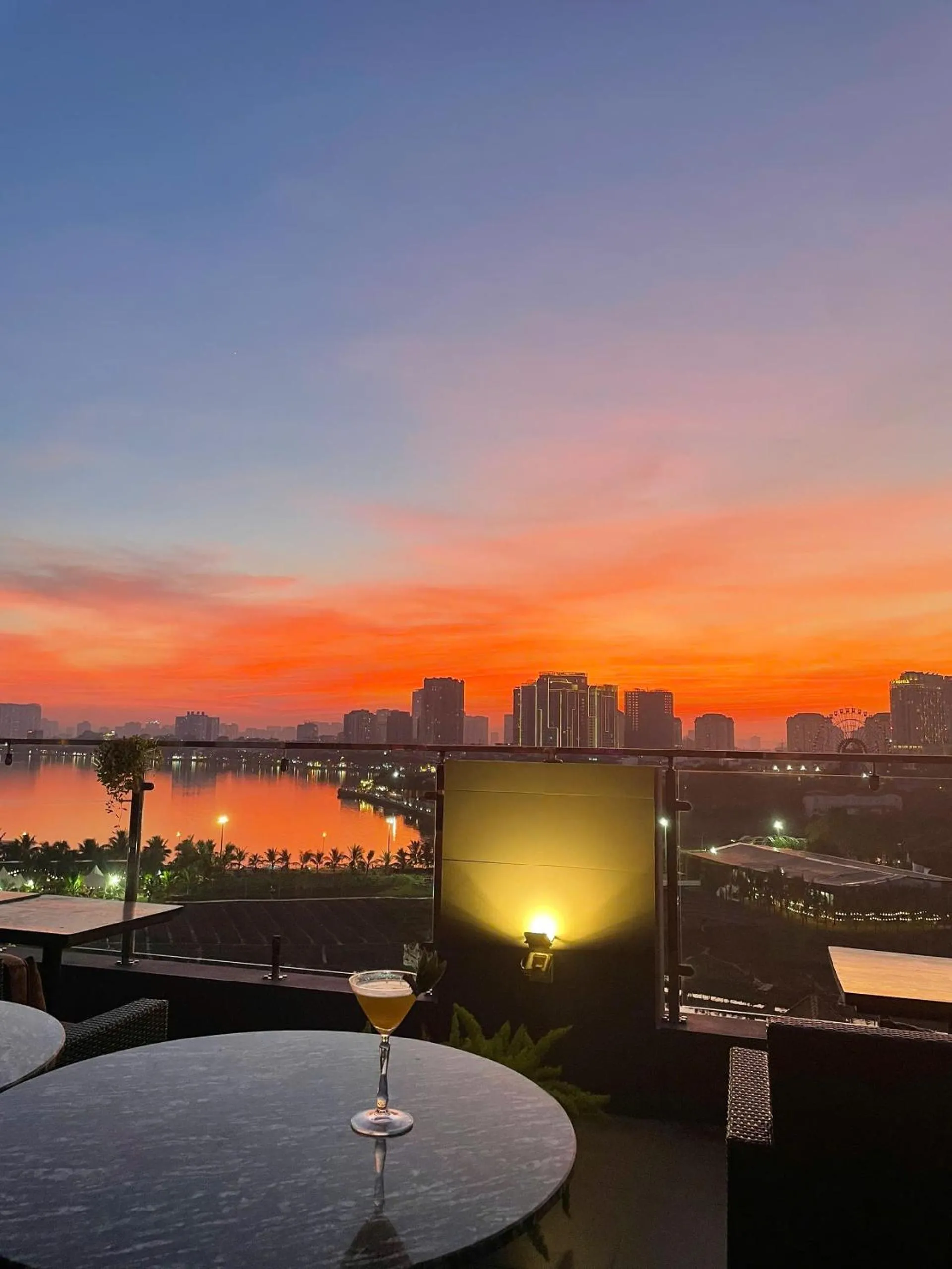 Lounge or bar in Love St - Hanoi Hotel