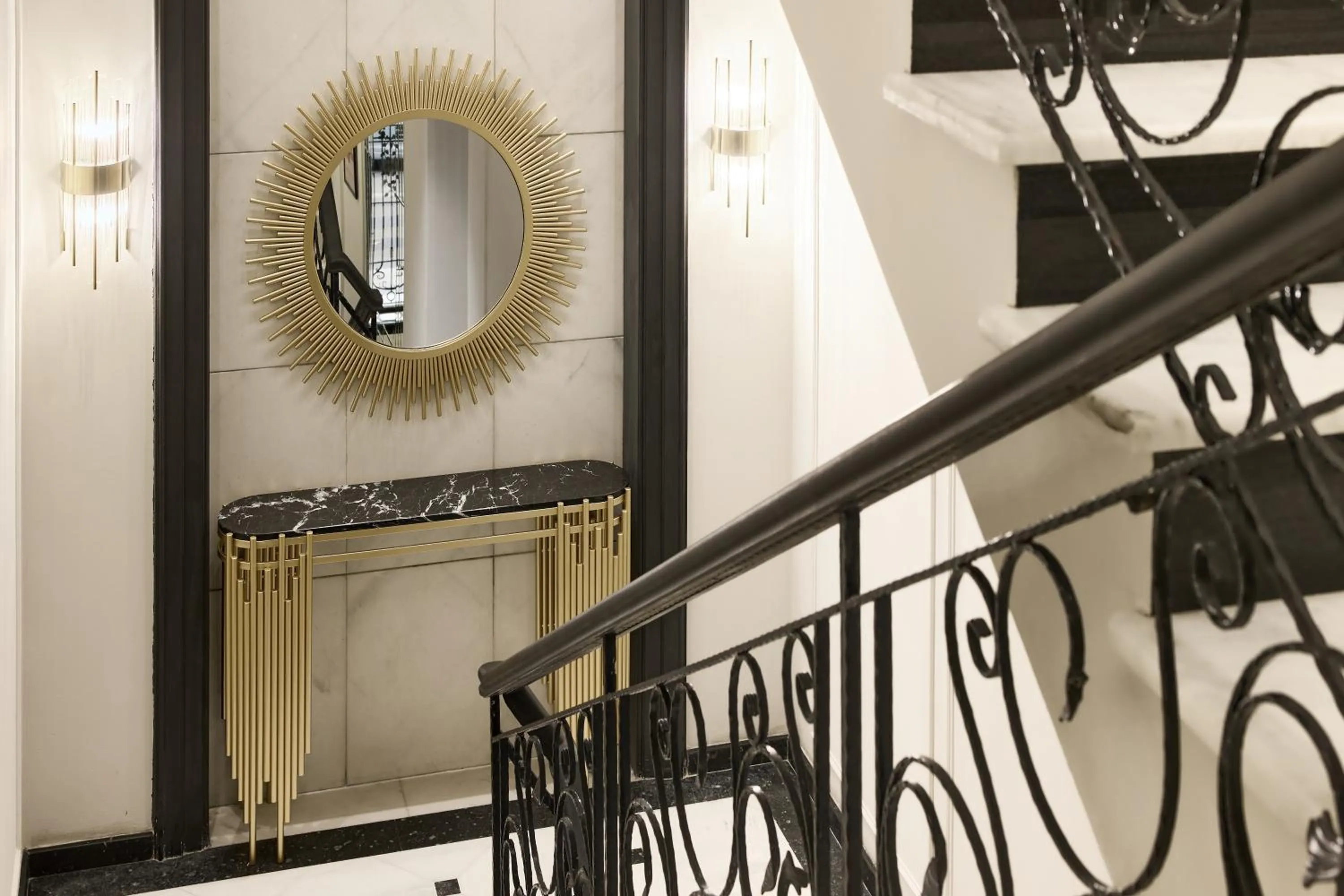 Maestro Address Hotel