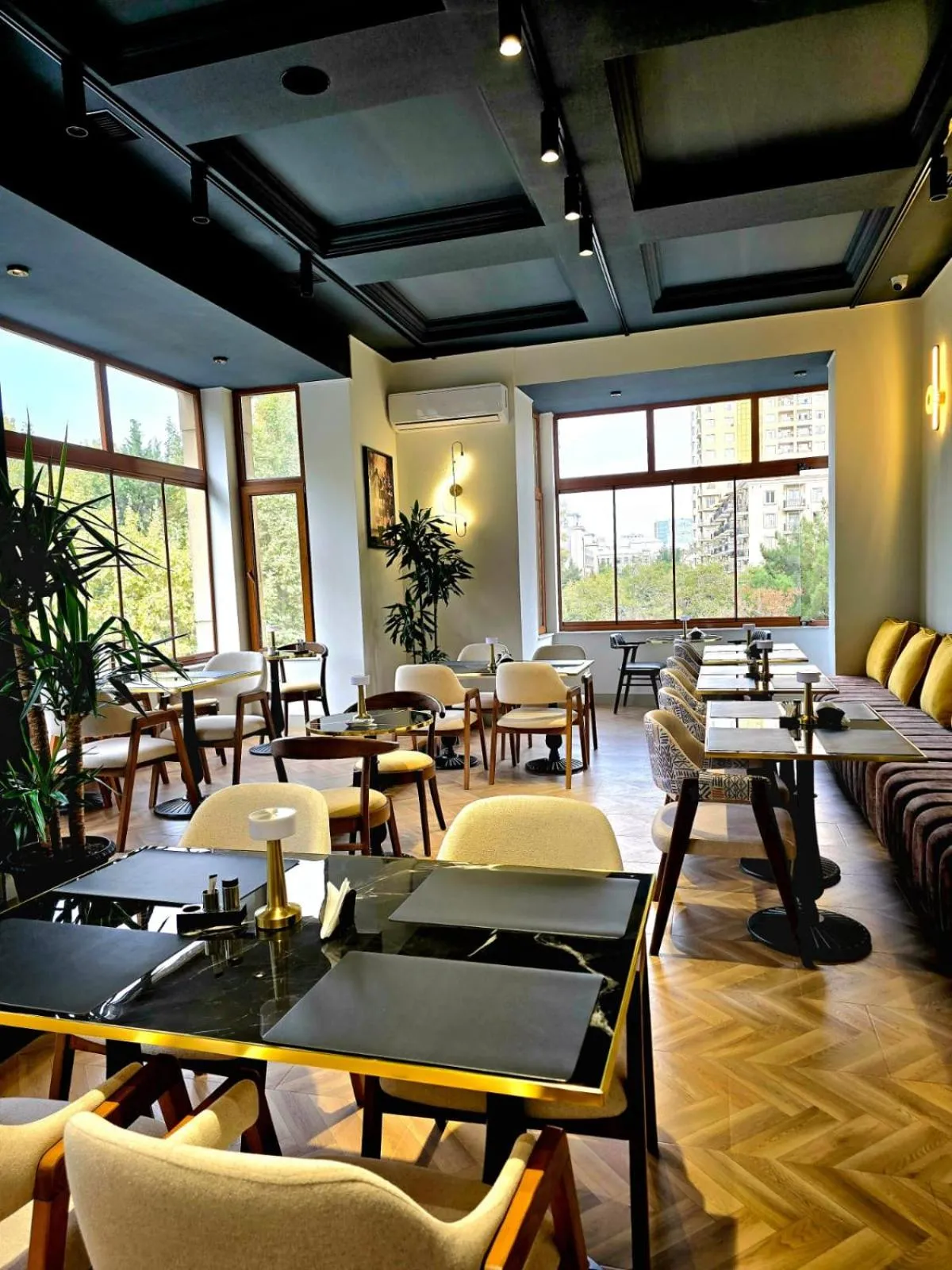 Maestro Address Hotel