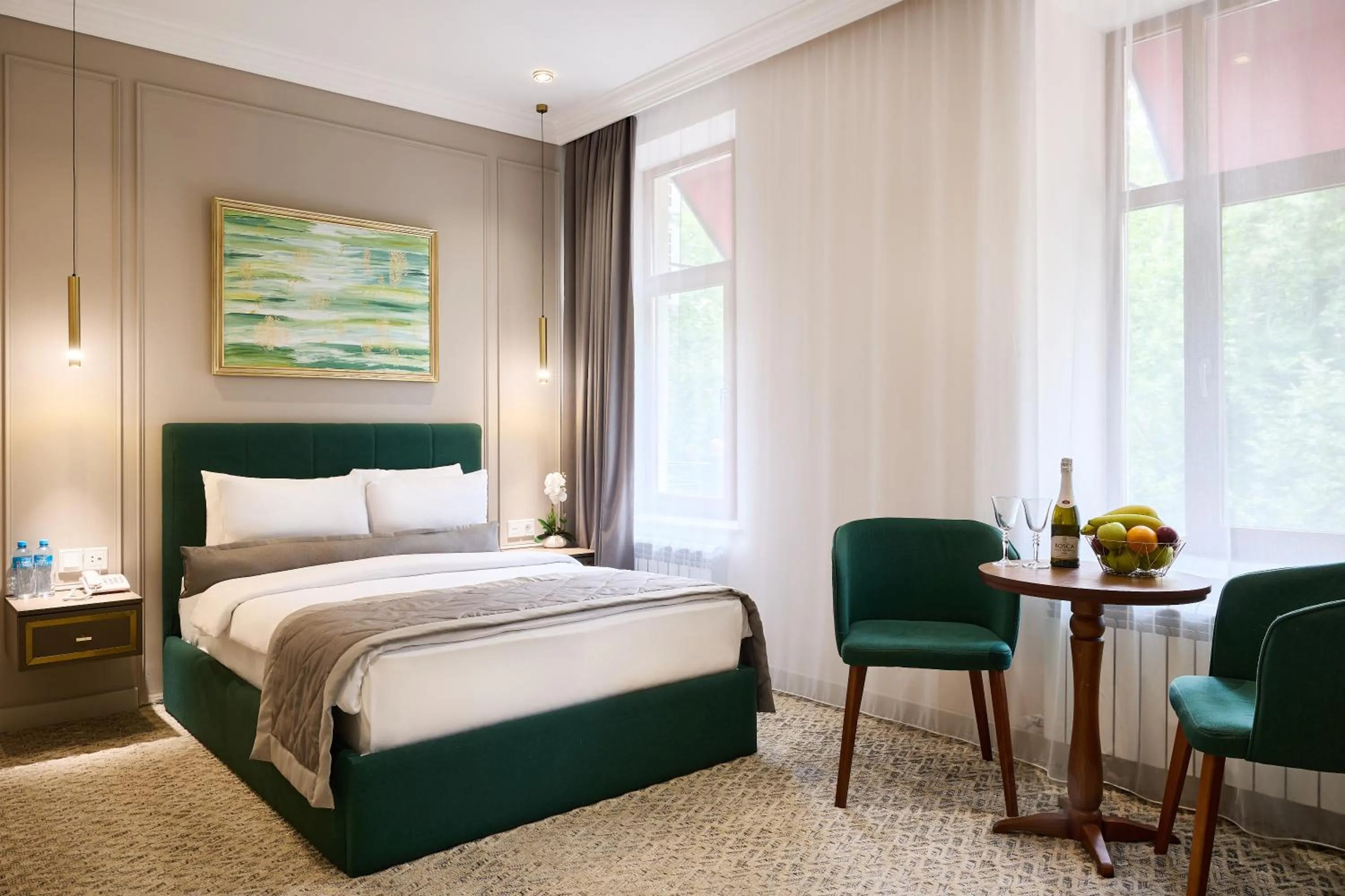 Bed in Maestro Address Hotel