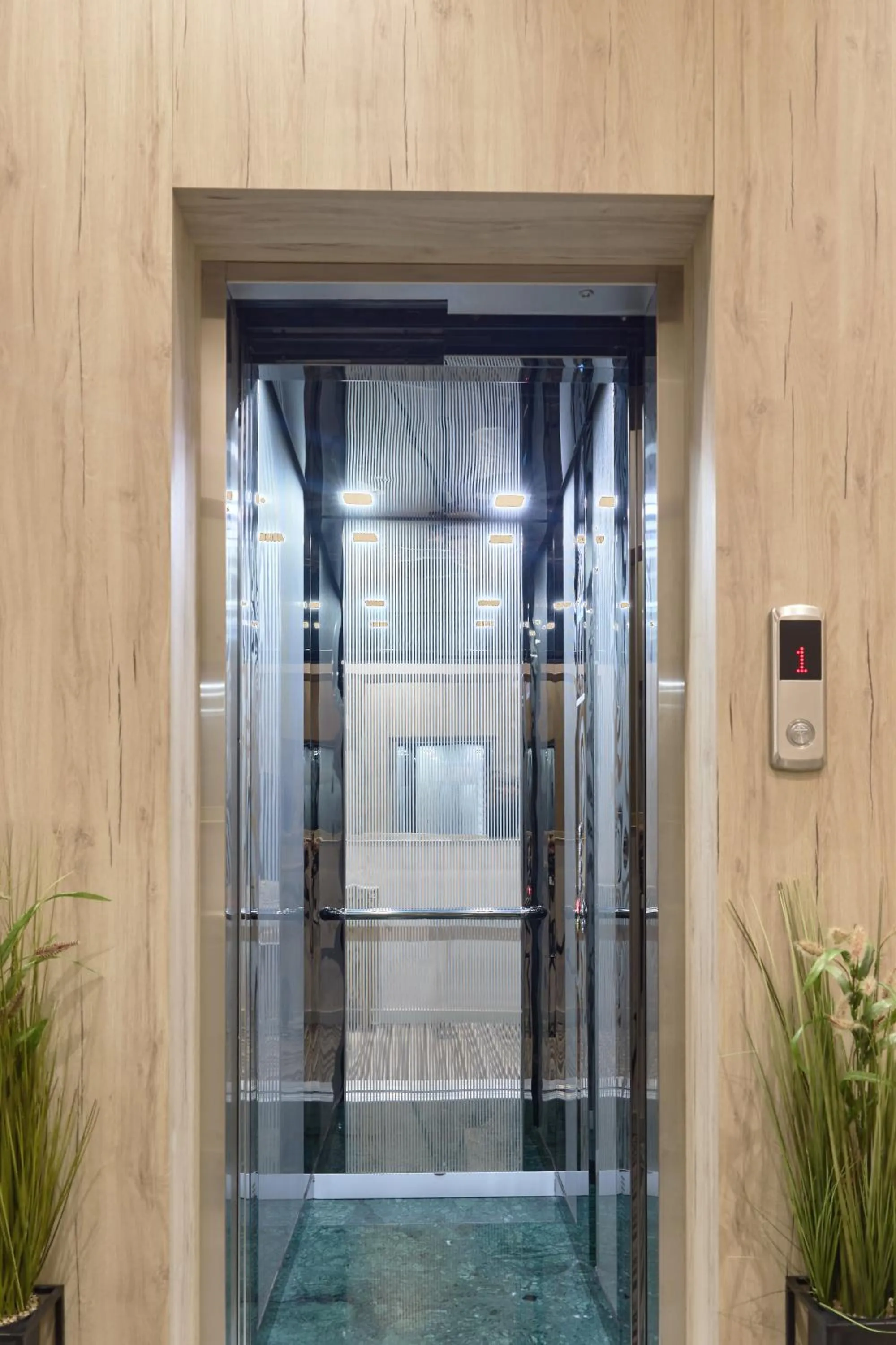 Maestro Address Hotel