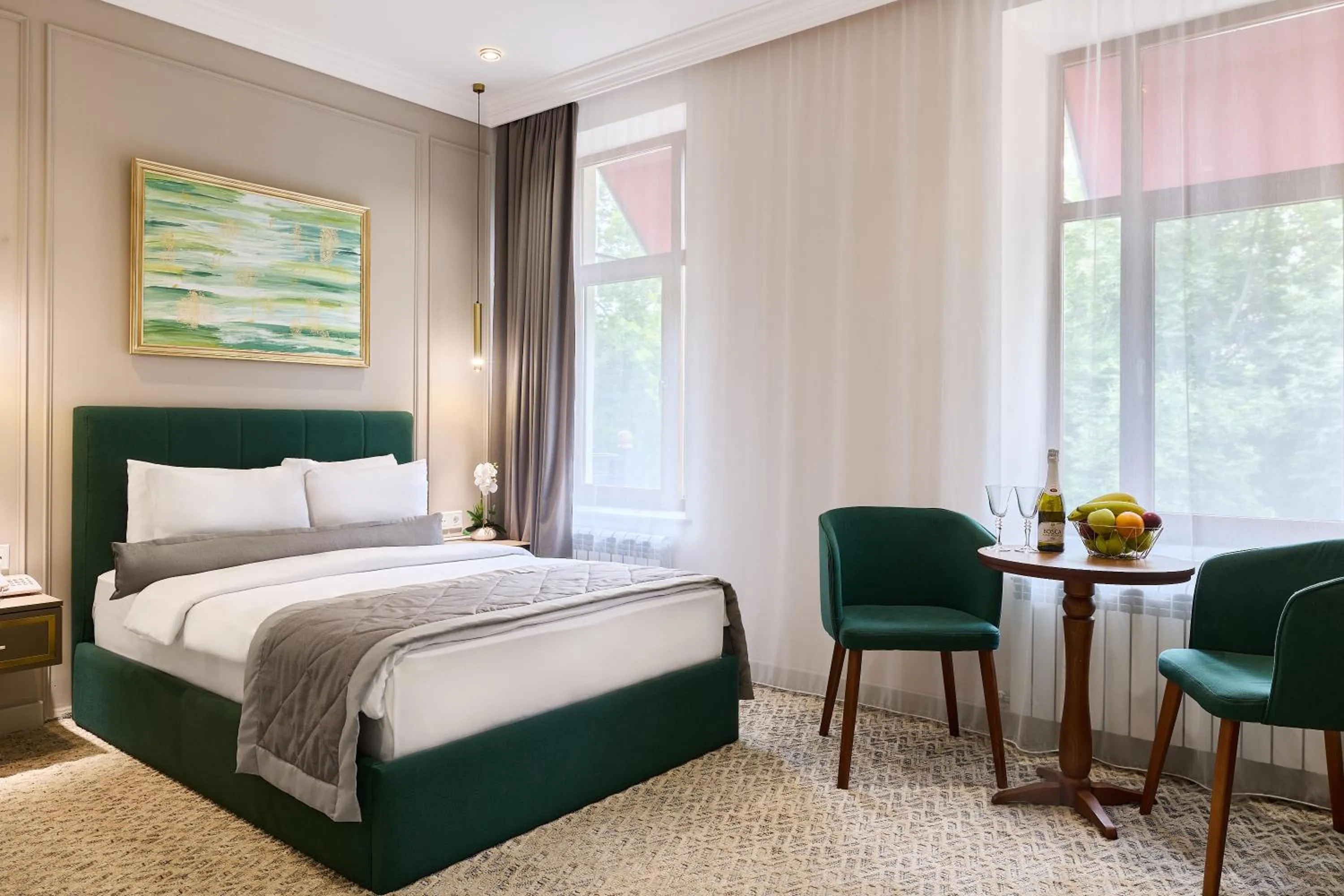 Bed in Maestro Address Hotel