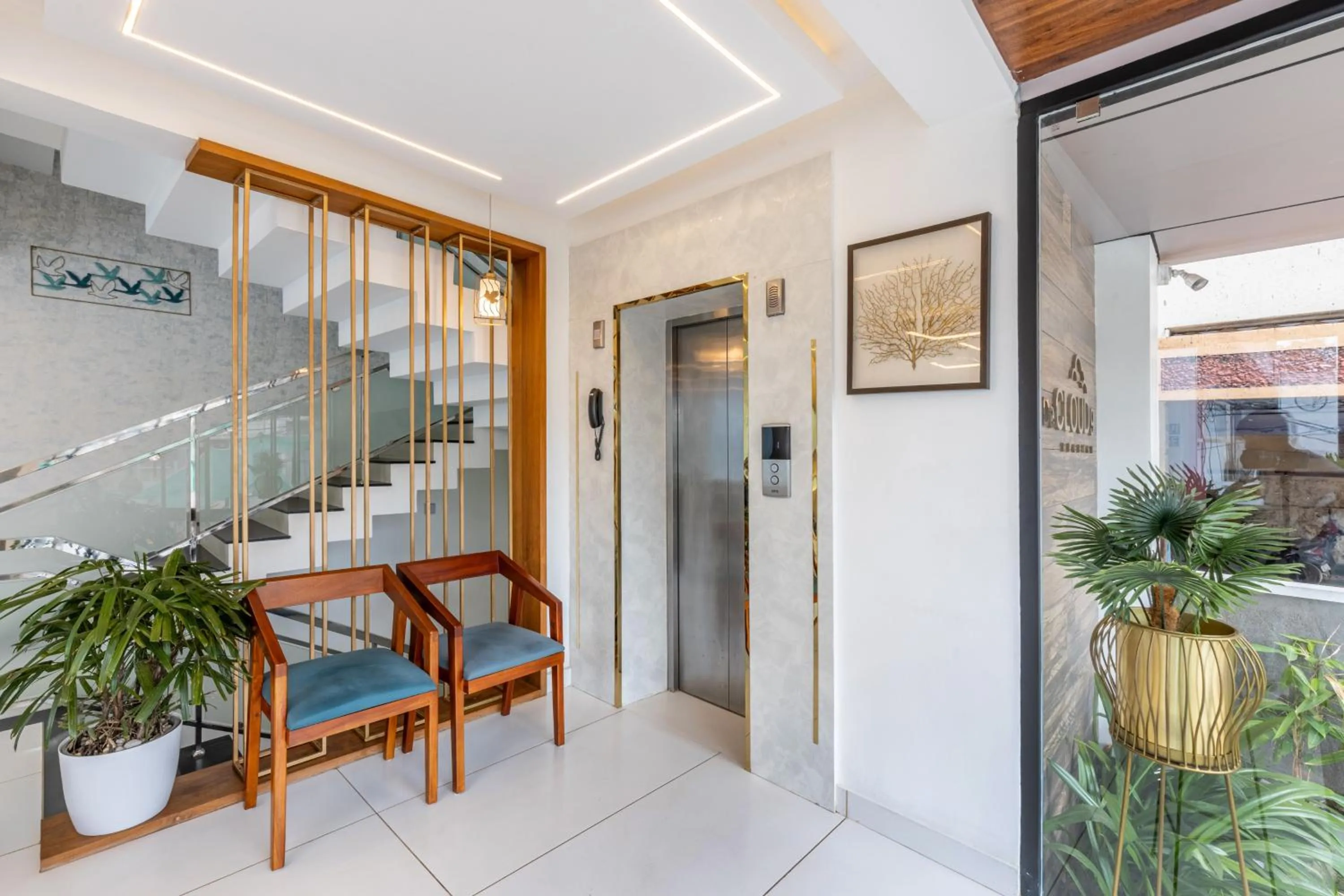 elevator in Treebo De Cloud 9 Regency