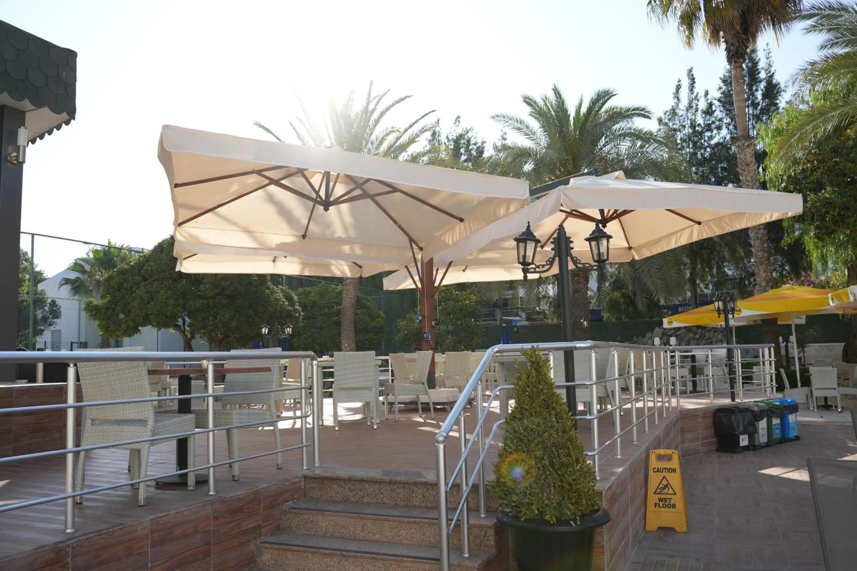 Ada Newday Resort Hotel