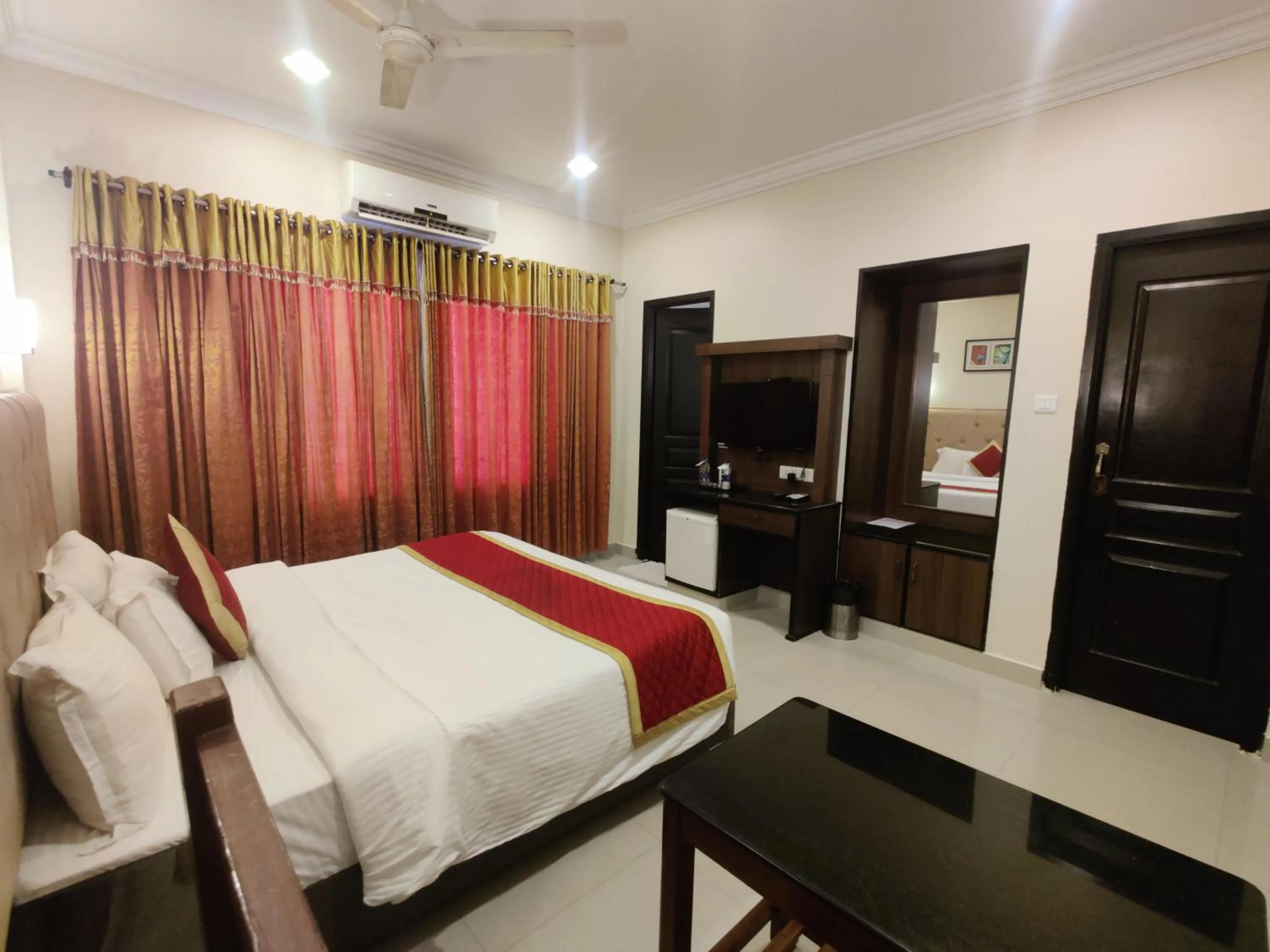 Bed in HOTEL SAHANA CASTLE