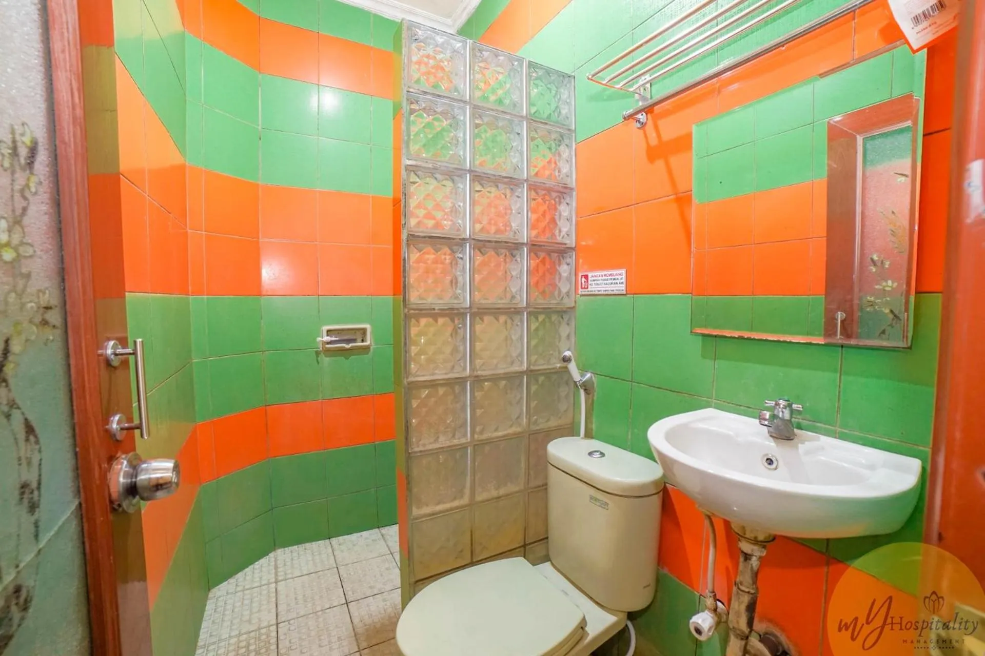 Shower in Hotel Patradisa by My Hospitality