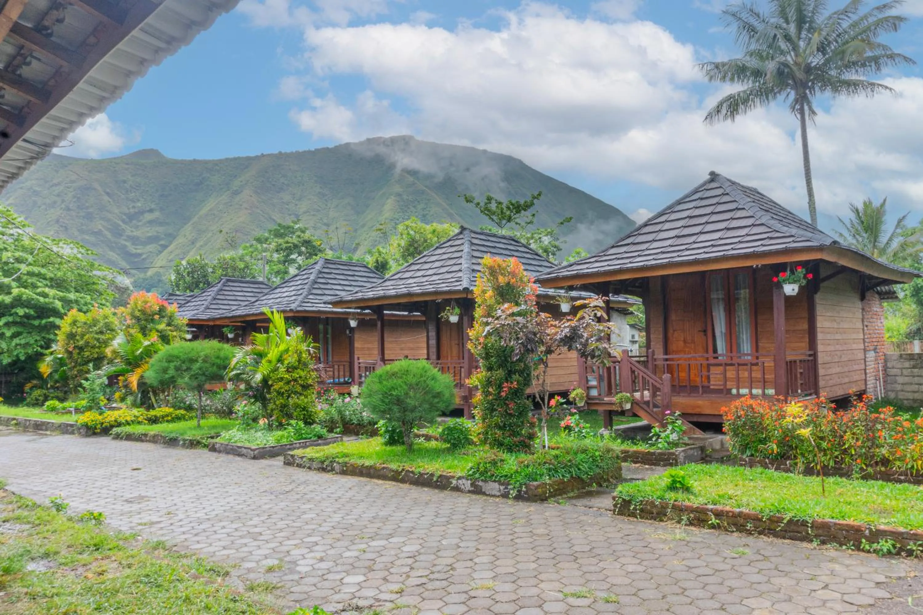 Property building in Puncak Rinjani Lodge