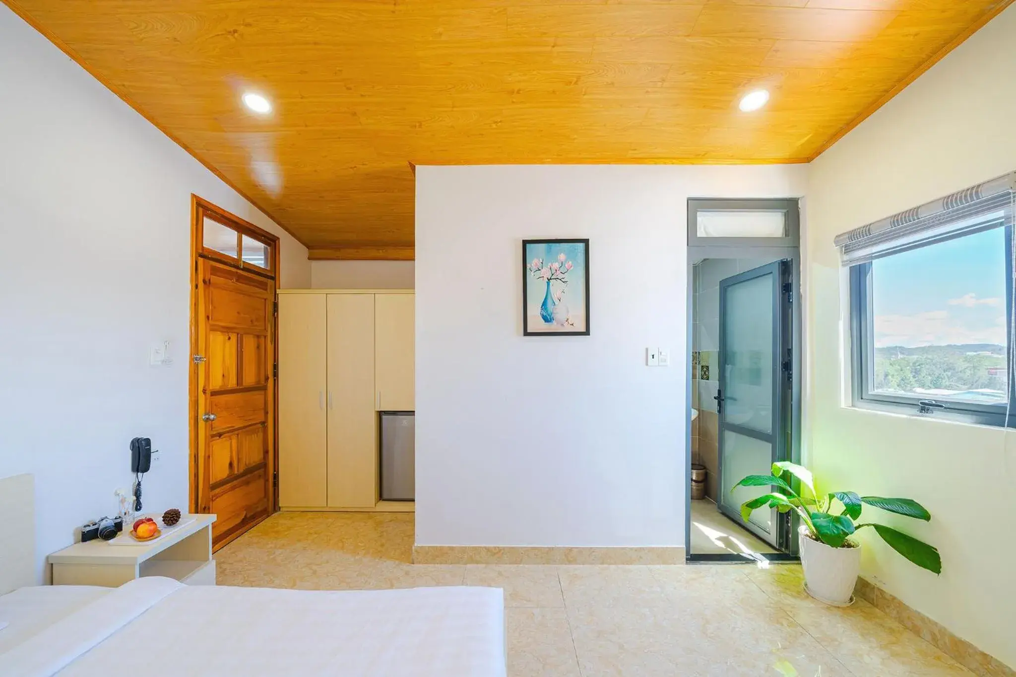 Photo of the whole room, Bed in RAON Central Hotel Photo of the whole room, Bed in RAON Central Hotel