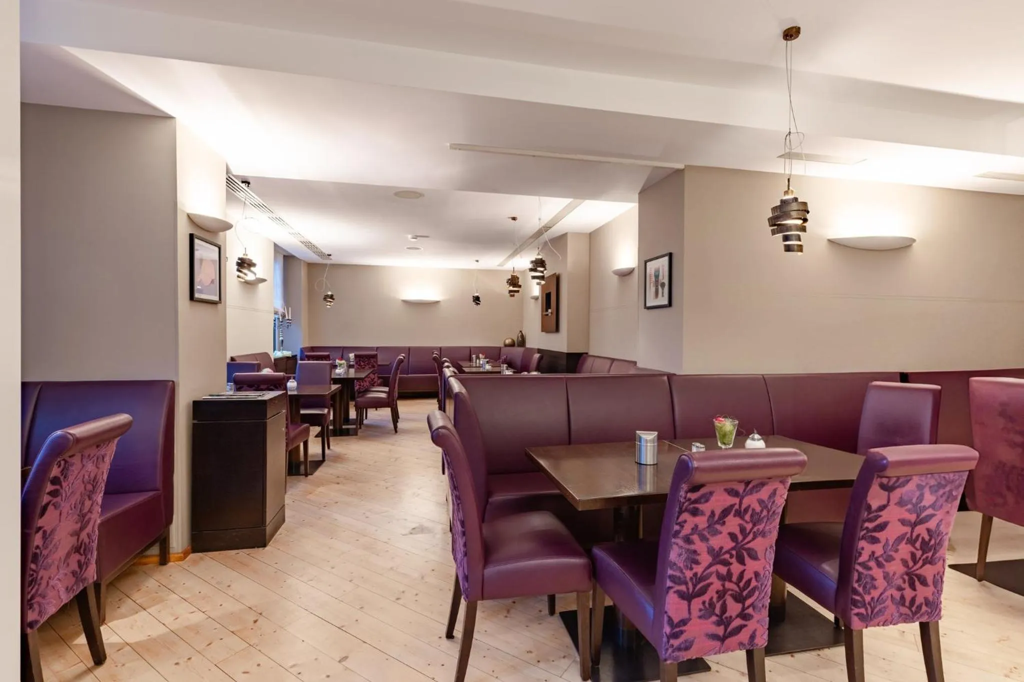 Breakfast in Garner Hotel Post Aschaffenburg by IHG