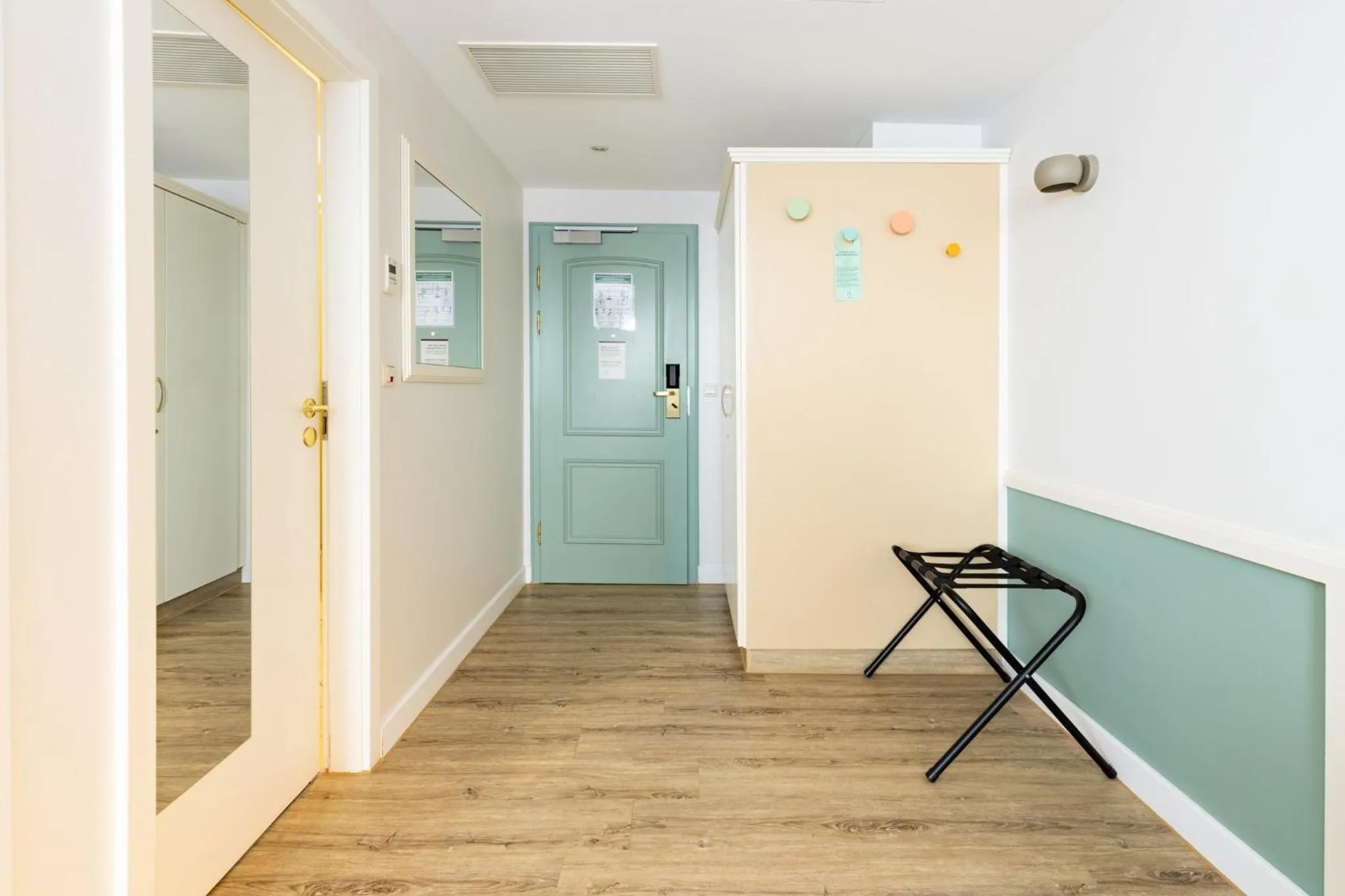 Photo of the whole room in Garner Hotel Post Aschaffenburg by IHG