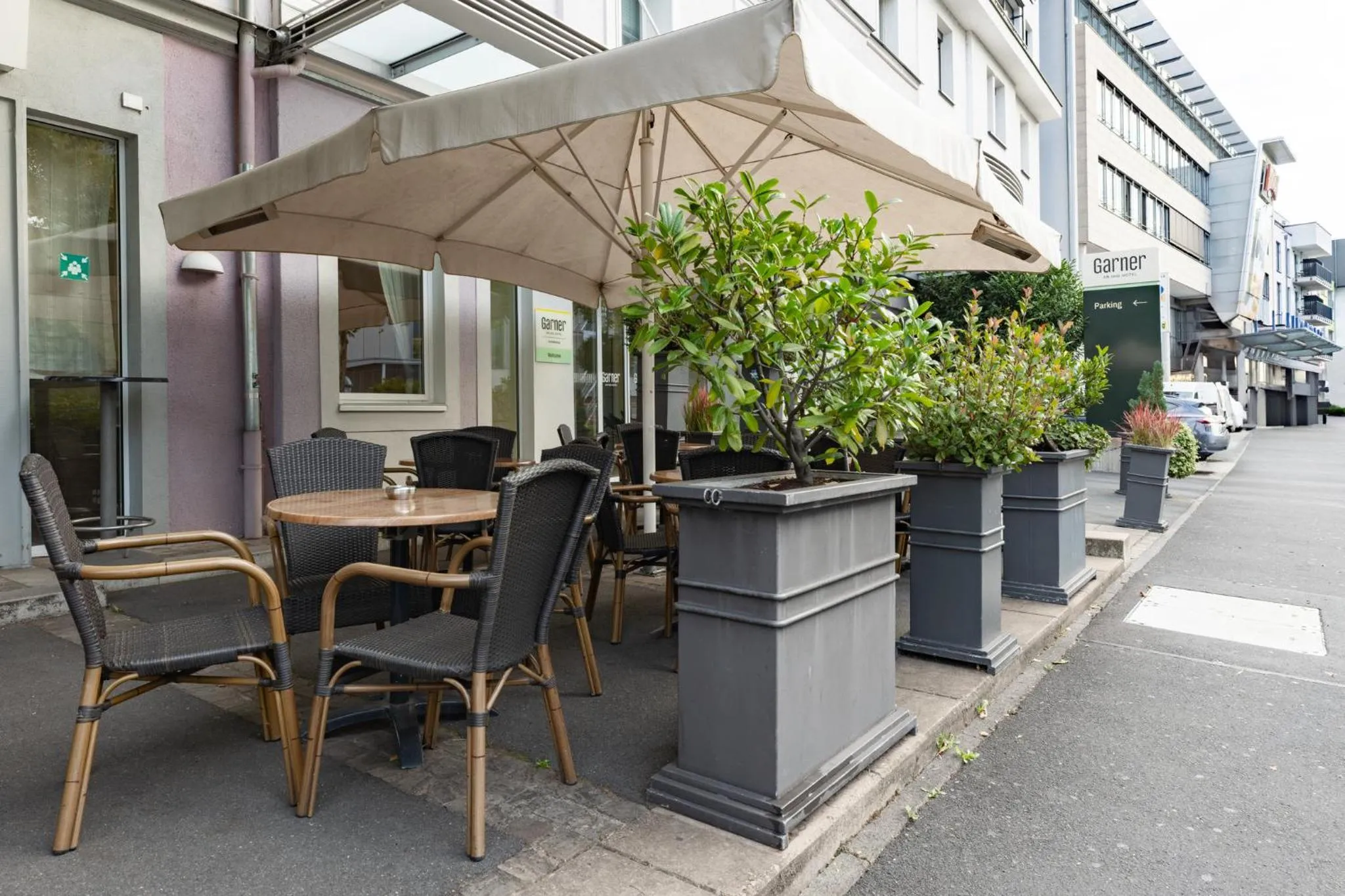 Restaurant/places to eat in Garner Hotel Post Aschaffenburg by IHG