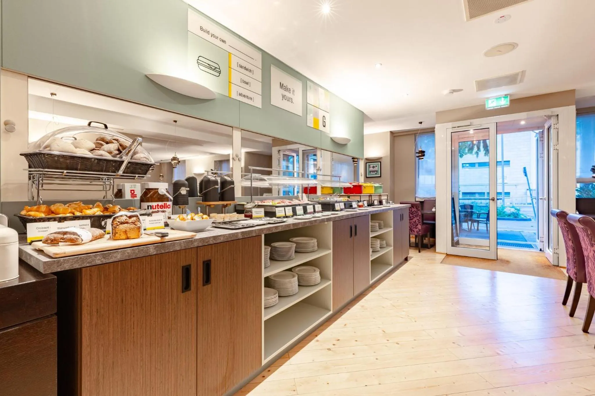 Breakfast in Garner Hotel Post Aschaffenburg by IHG