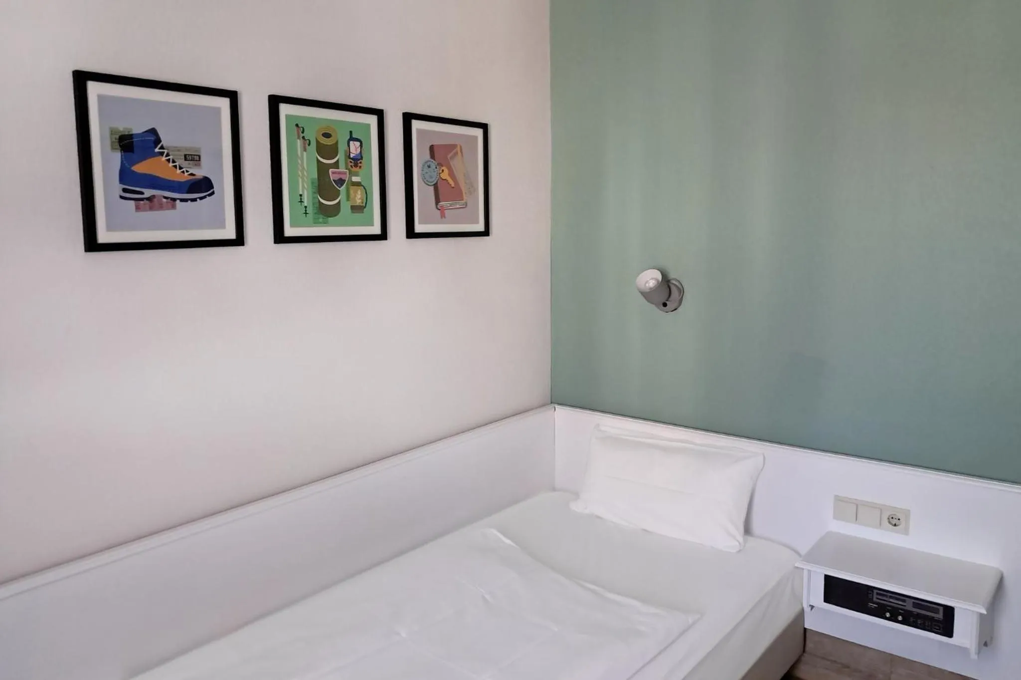 Photo of the whole room, Bed in Garner Hotel Post Aschaffenburg by IHG