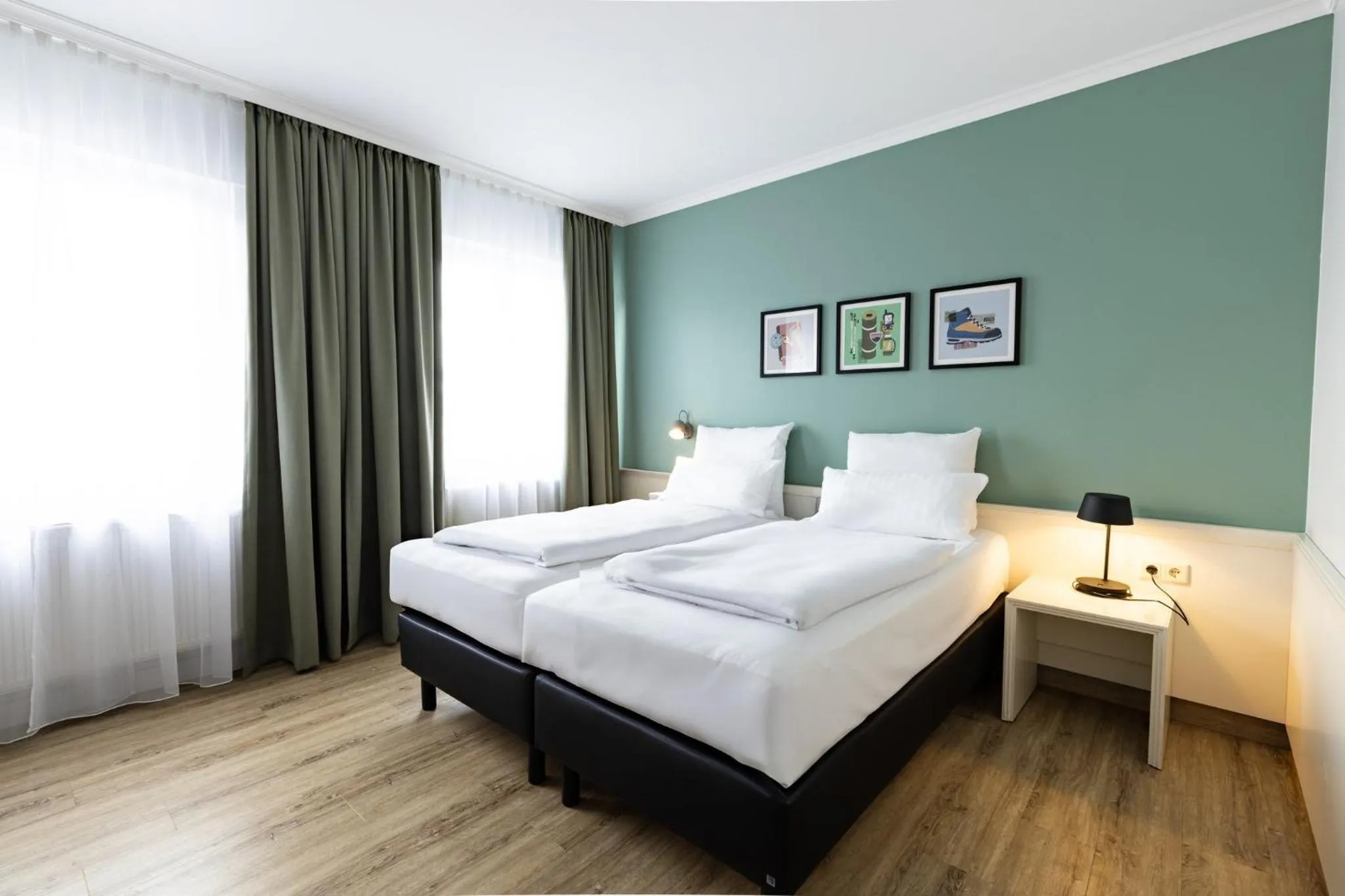Photo of the whole room, Bed in Garner Hotel Post Aschaffenburg by IHG