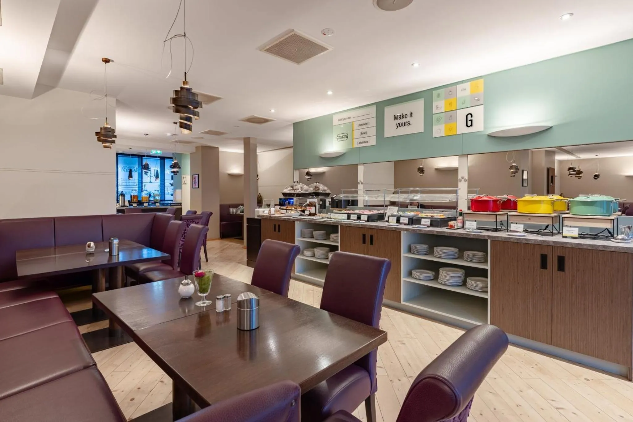 Breakfast in Garner Hotel Post Aschaffenburg by IHG