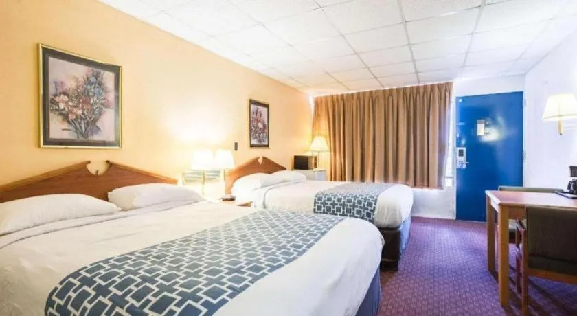 Bed in Rodeway Inn Sardis