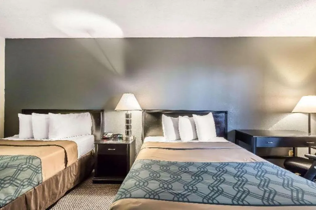 Bed in Econo Lodge Martin