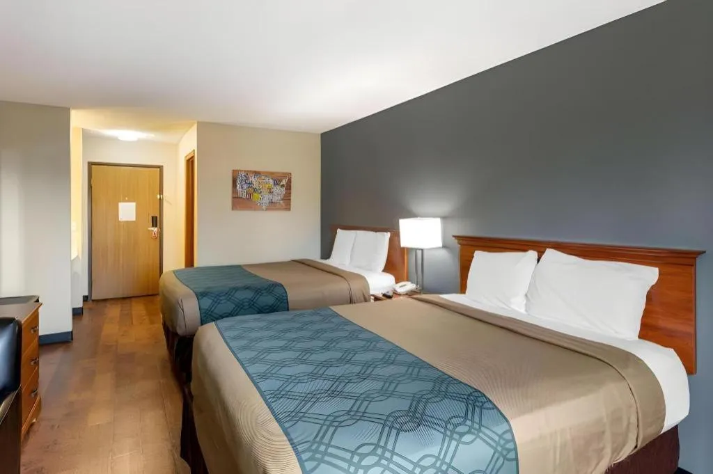 Bed in Econo Lodge Longmont East