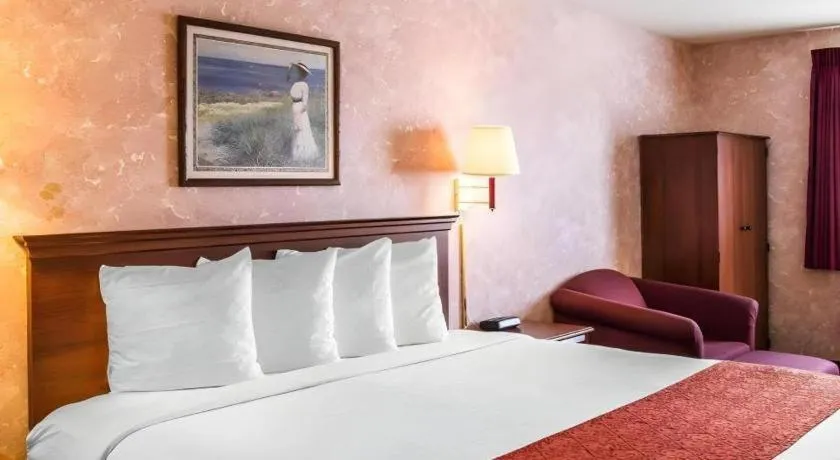 Bed in Econo Lodge Longmont East