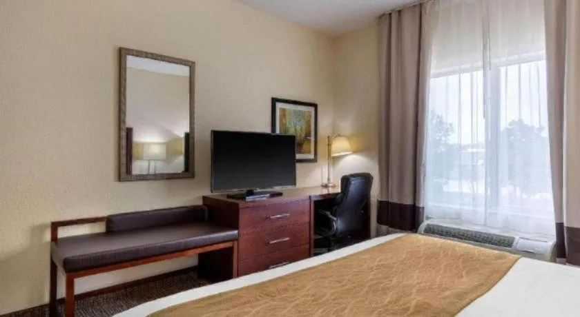 Bed in Comfort Inn & Suites