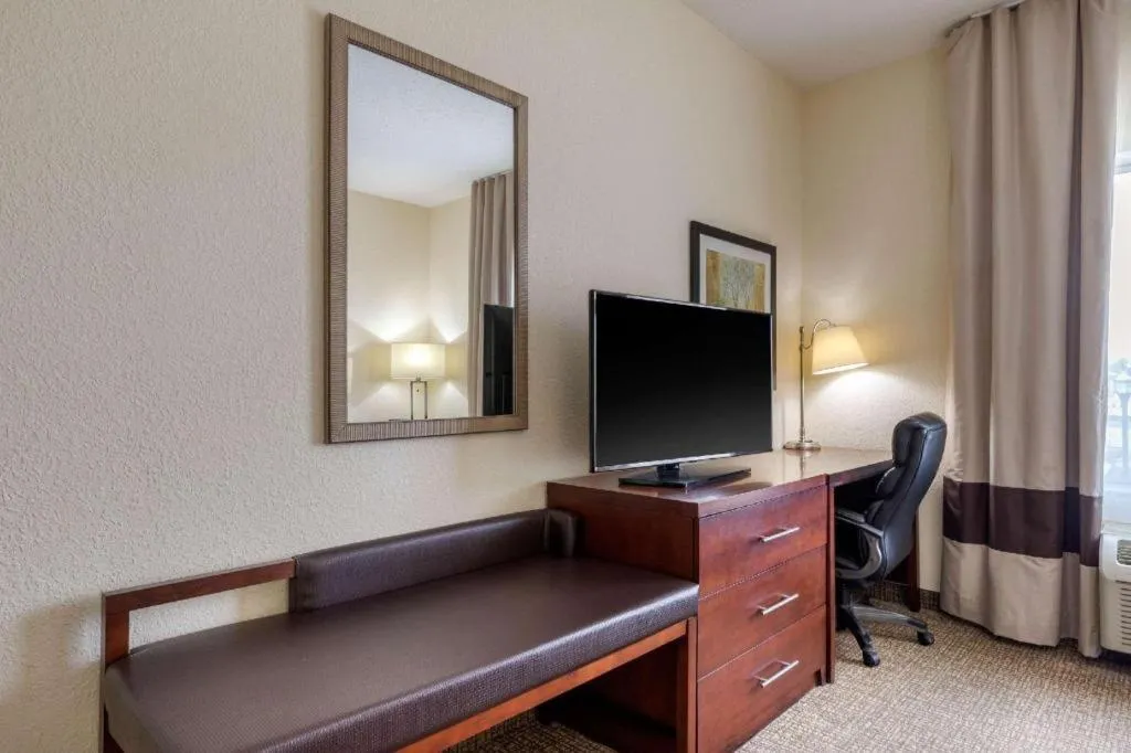 Comfort Inn & Suites