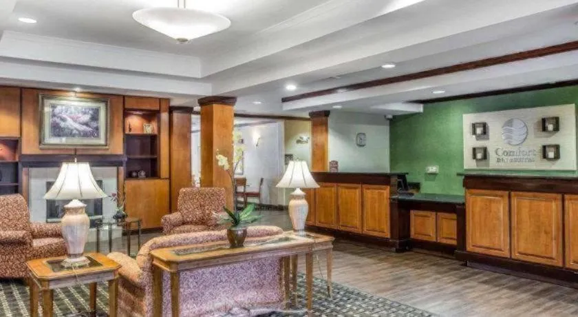 Comfort Inn & Suites