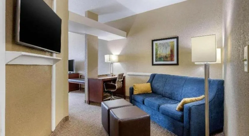 Comfort Inn & Suites