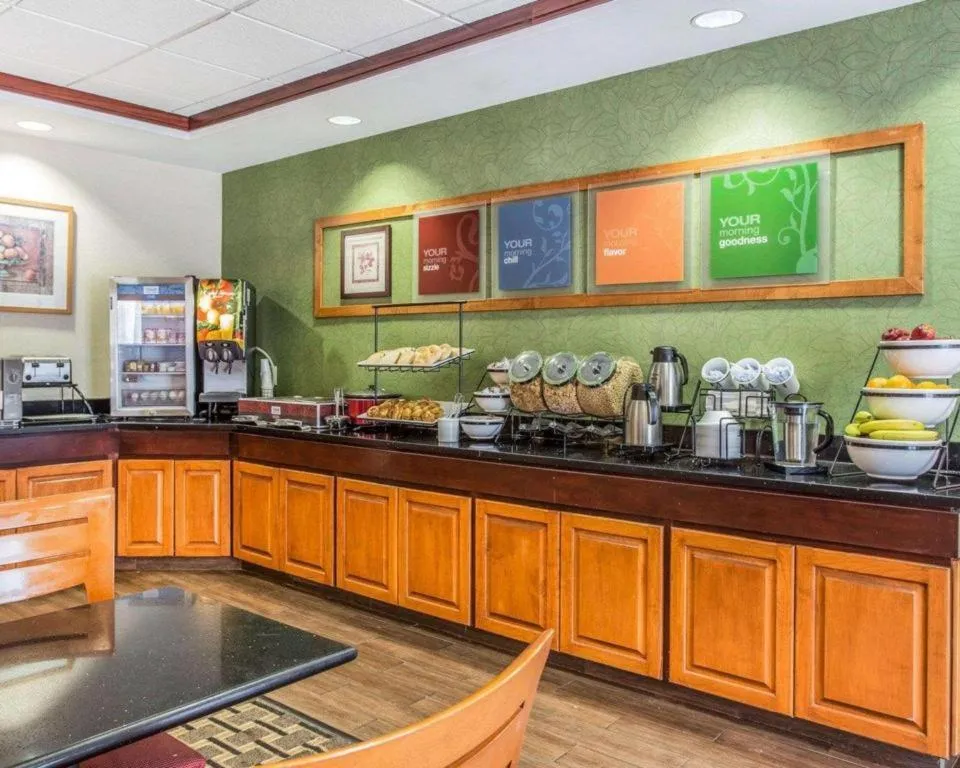 Comfort Inn & Suites