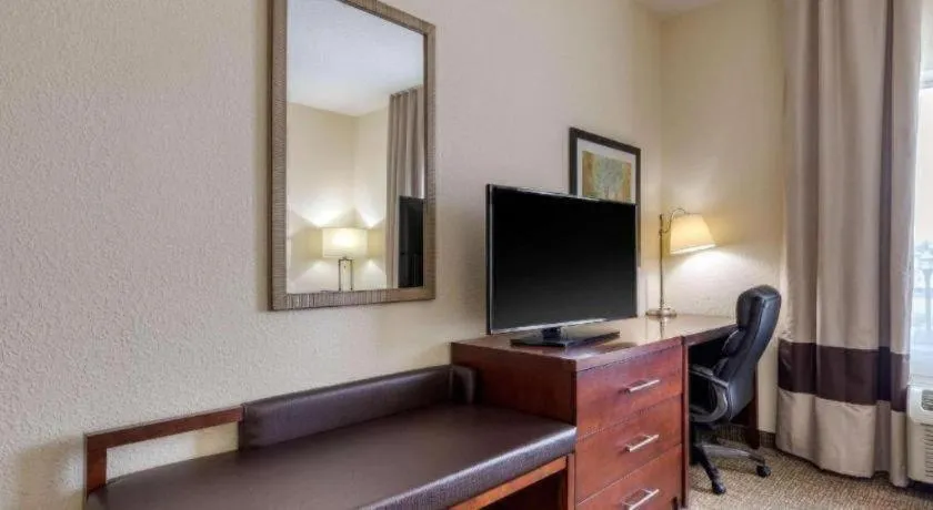 Comfort Inn & Suites