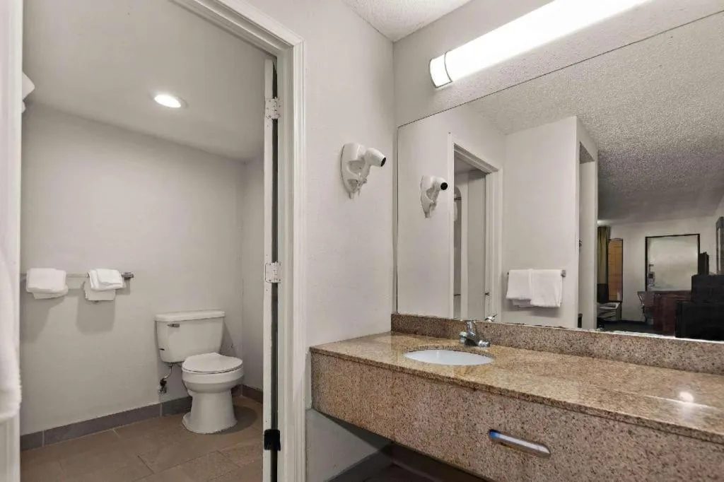 Rodeway Inn Lumberton Central