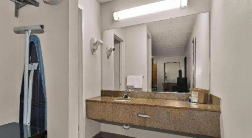 Rodeway Inn Lumberton Central