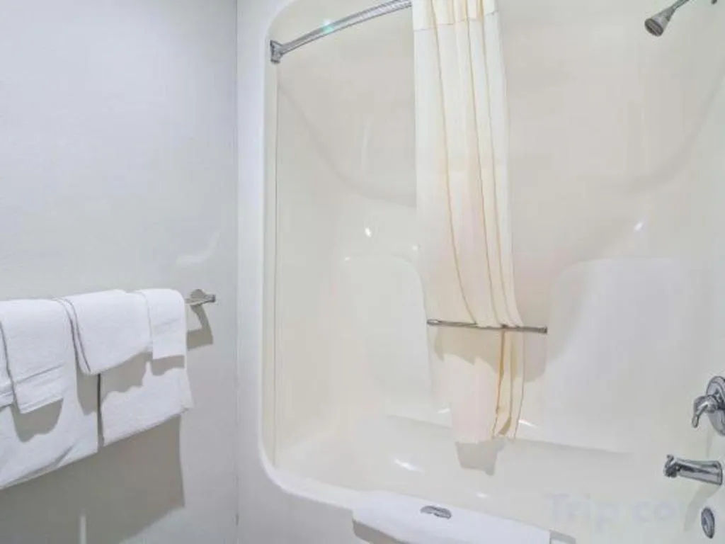 Rodeway Inn Lumberton Central