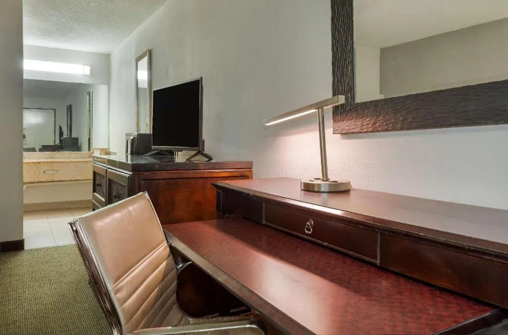 Rodeway Inn Lumberton Central