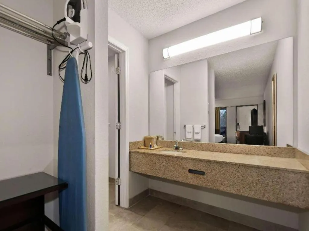 Rodeway Inn Lumberton Central