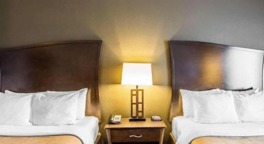 Bed in Comfort Inn & Suites Alva