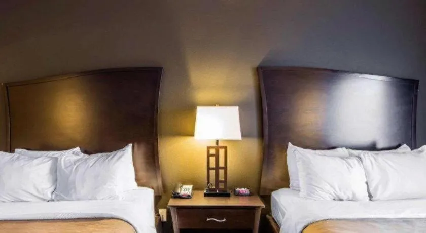 Bed in Comfort Inn & Suites Alva