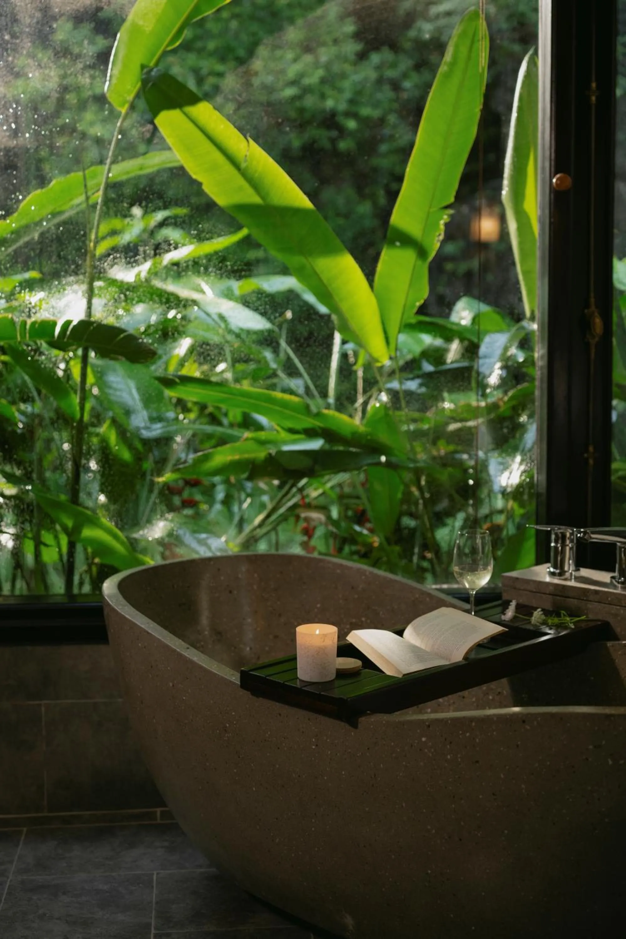 Day in Jiva Hoa Lu Retreat