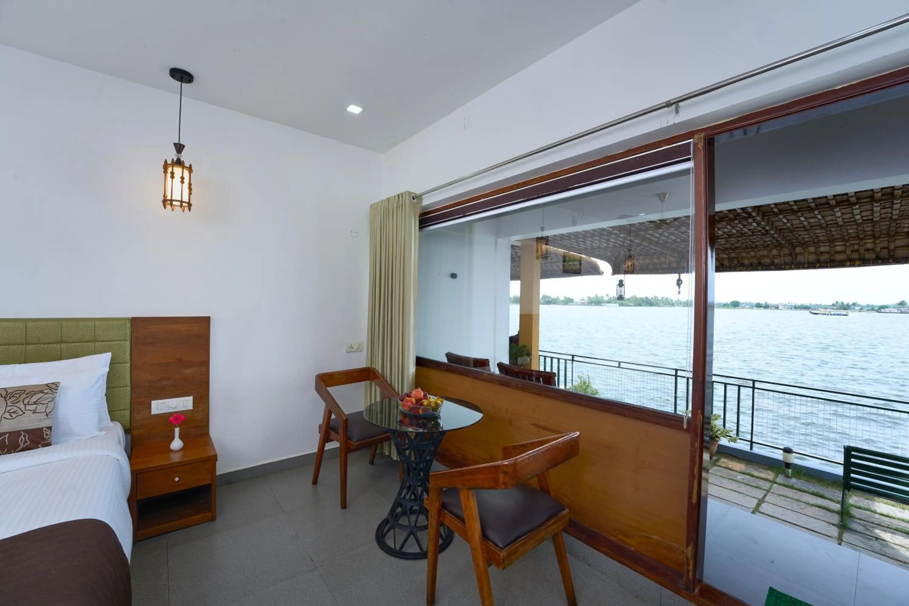 Balcony/Terrace in MIRAS PMC Lakeshore Resort