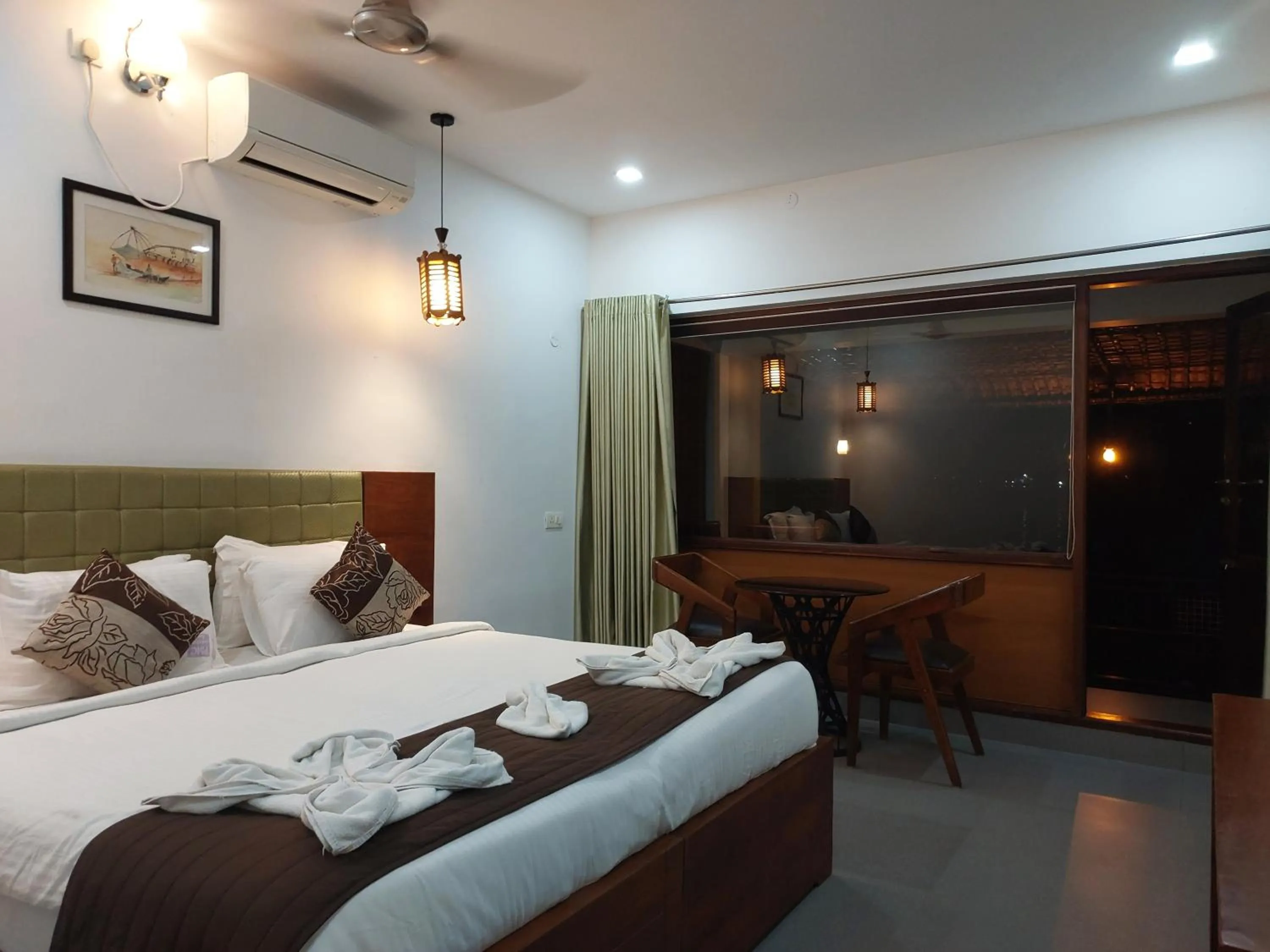 Bedroom, Bed in MIRAS PMC Lakeshore Resort