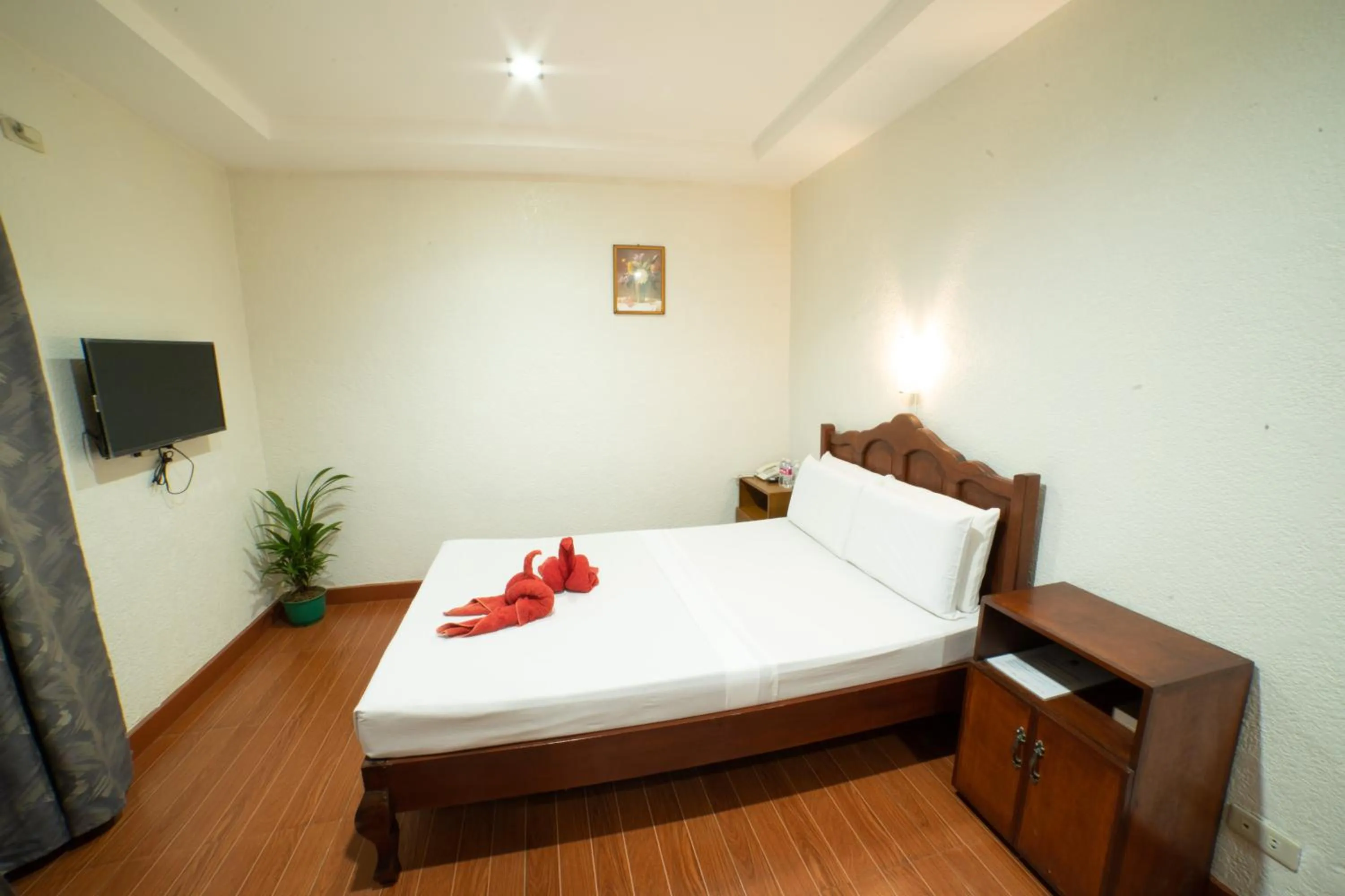 Photo of the whole room, Bed in Casañas Suites